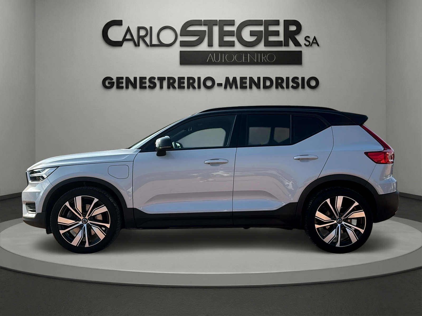 VOLVO XC40 T5 TwE R-Design DCT-showroom-element-3