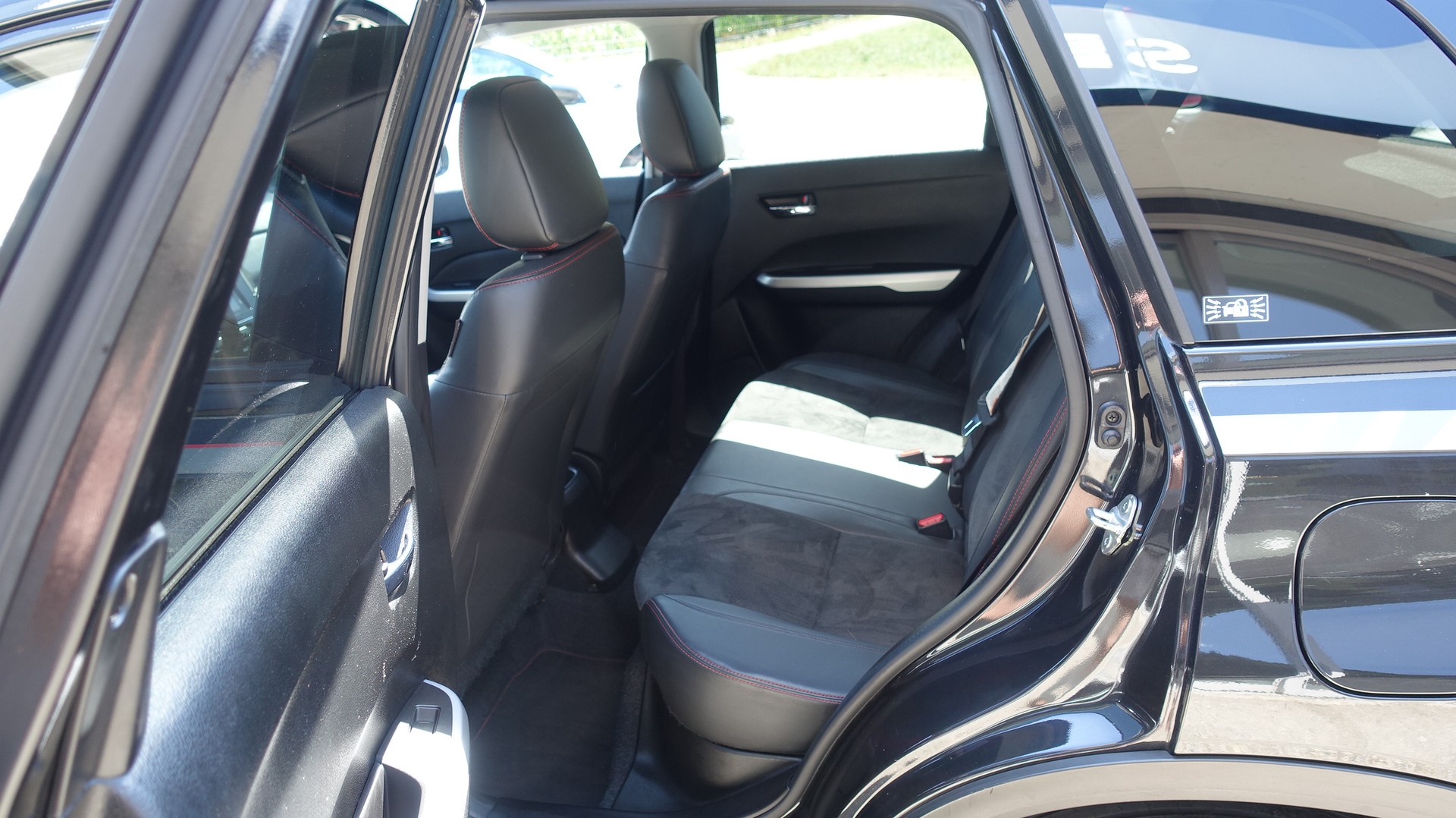 SUZUKI Vitara 1.4 Boosterjet Piz Sulai Top Automatic-image-12