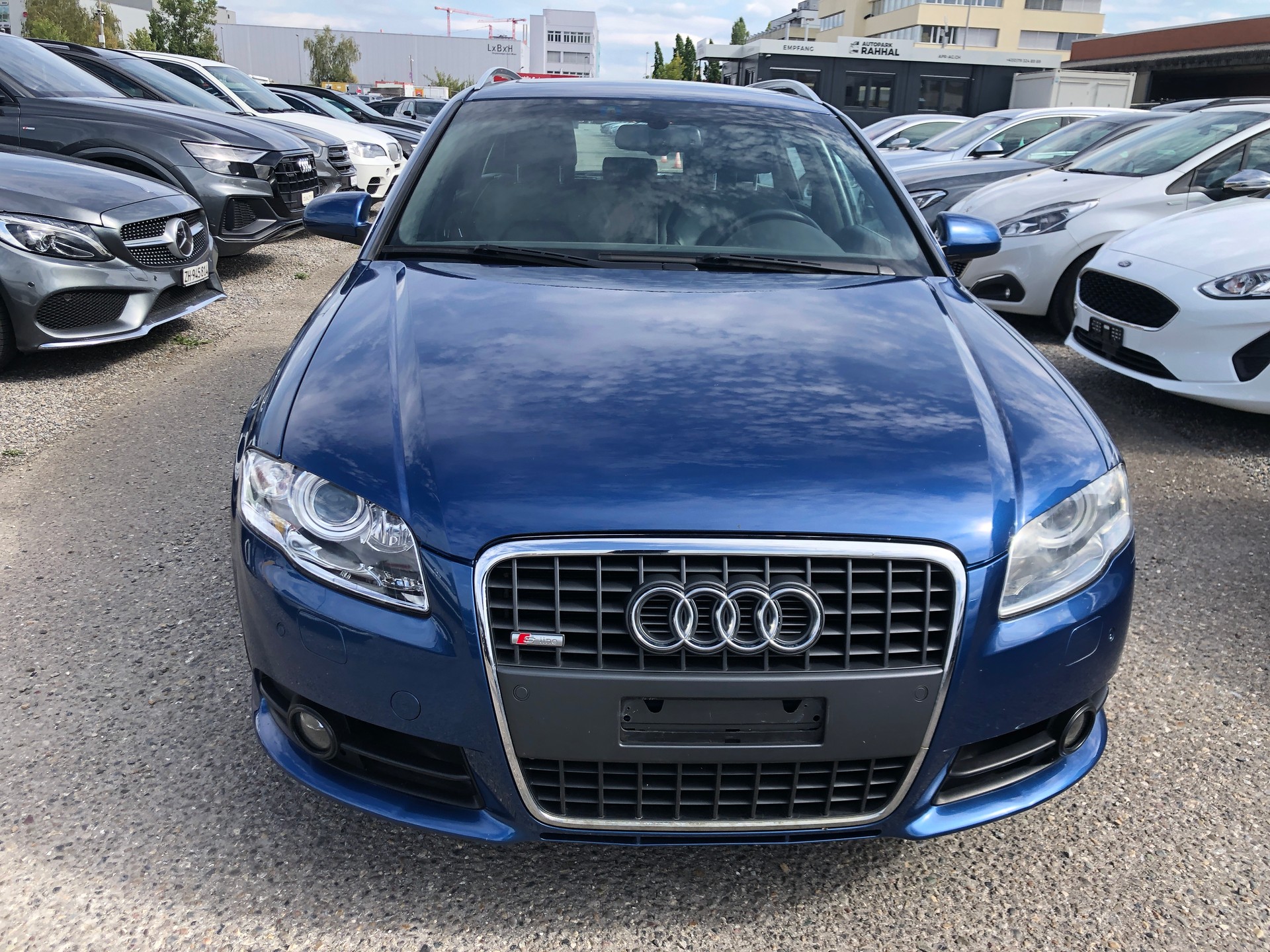 AUDI A4 Avant 2.0 S ̈LINE Turbo FSI quattro-showroom-element-1