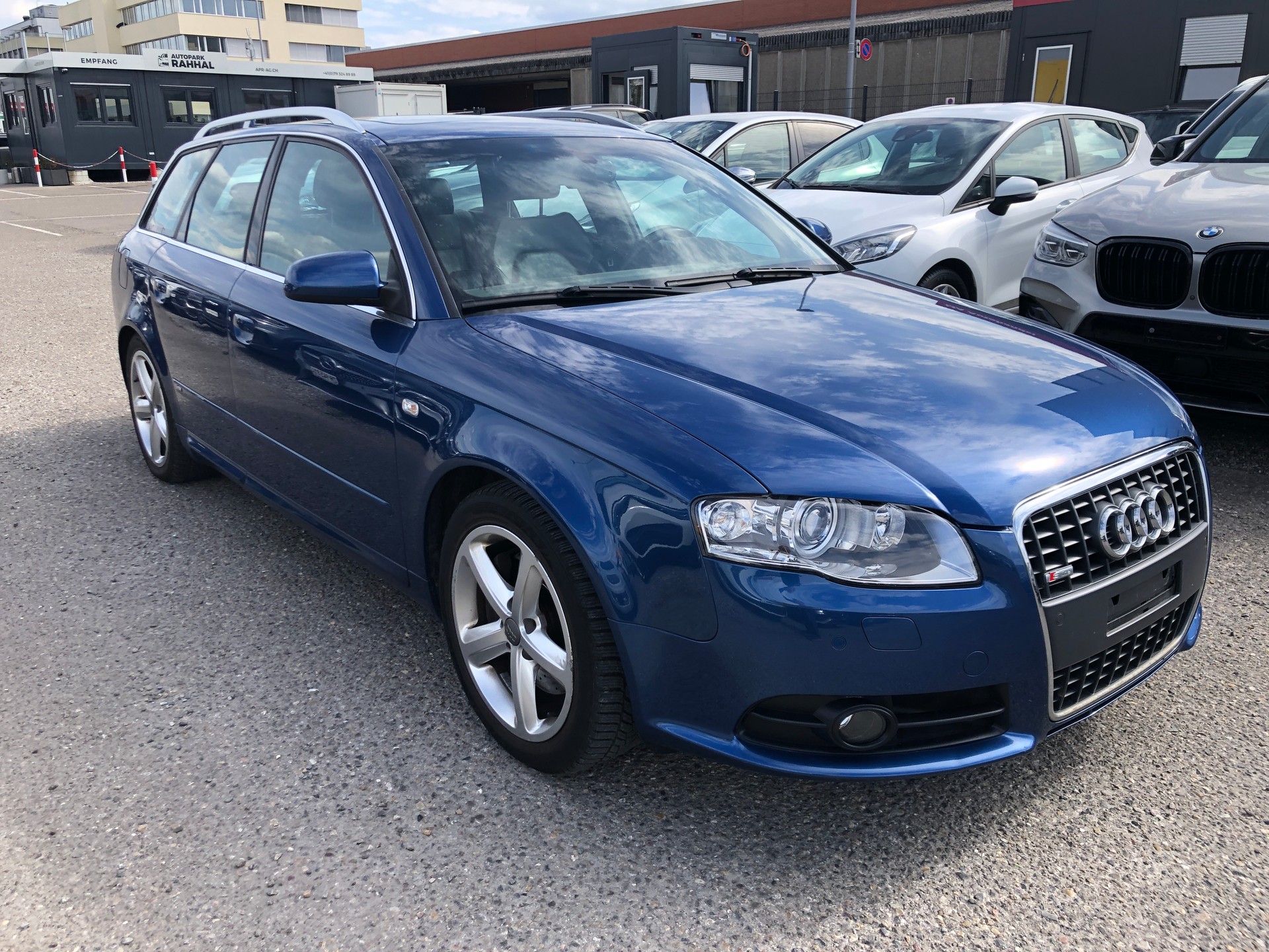 AUDI A4 Avant 2.0 S ̈LINE Turbo FSI quattro-showroom-element-2