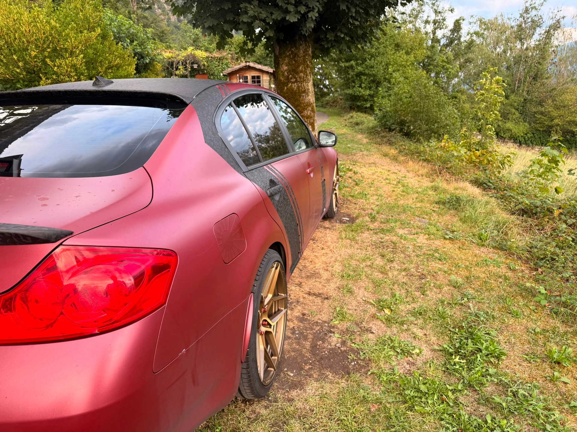 INFINITI G37 X AWD , 8fach Bereift-image-2