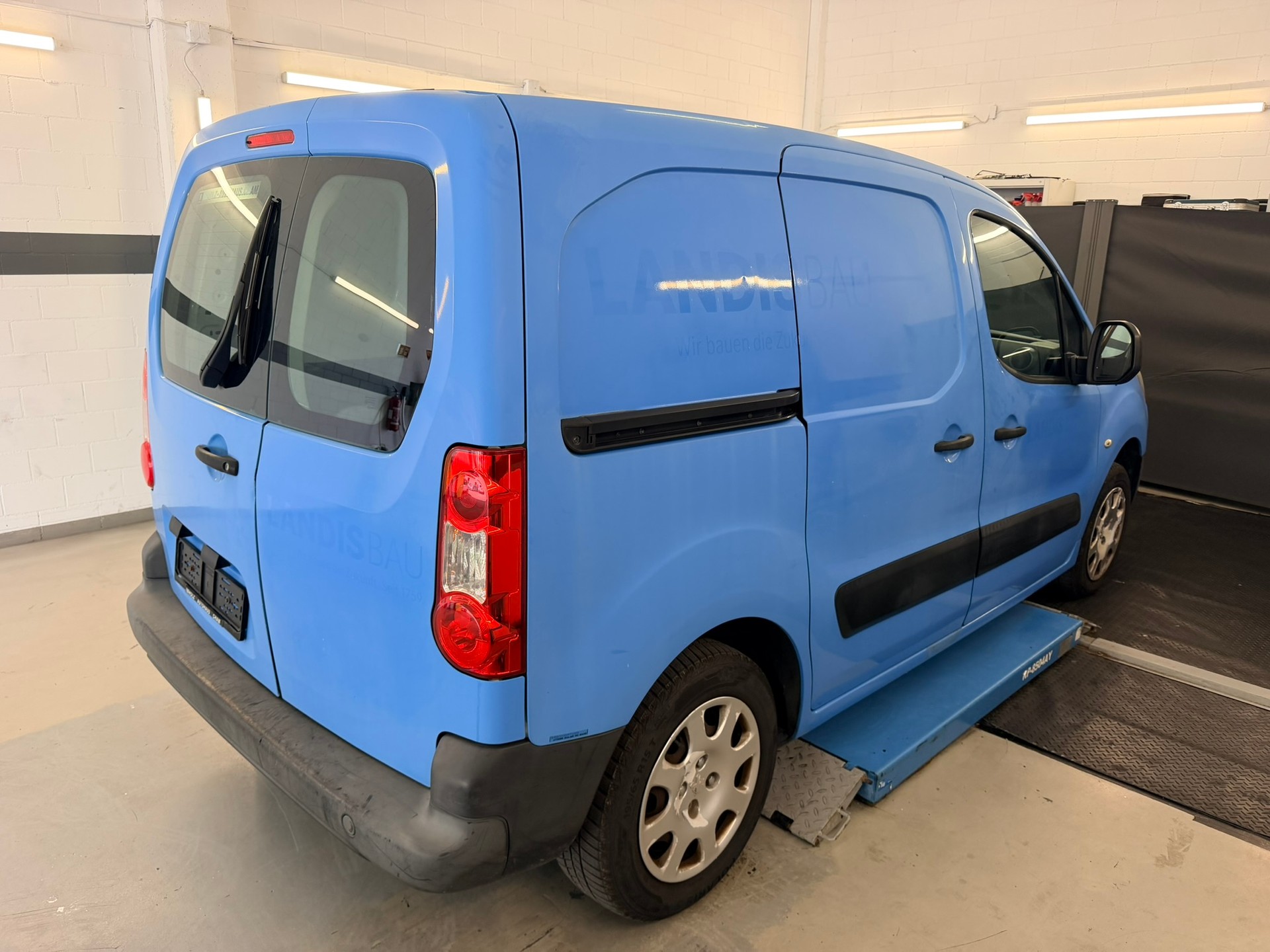 PEUGEOT Partner 1.6 HDI Urban-showroom-element-3