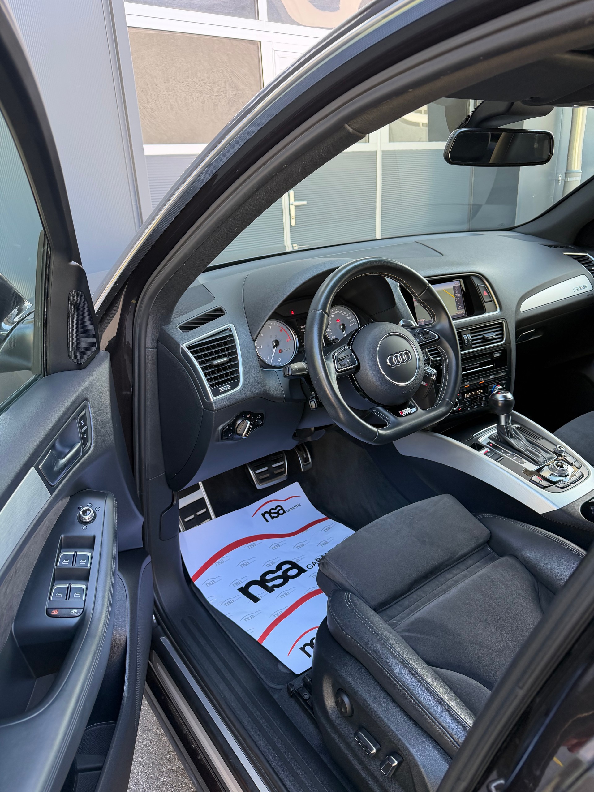 AUDI SQ5 3.0 TDI quattro tiptronic-image-12