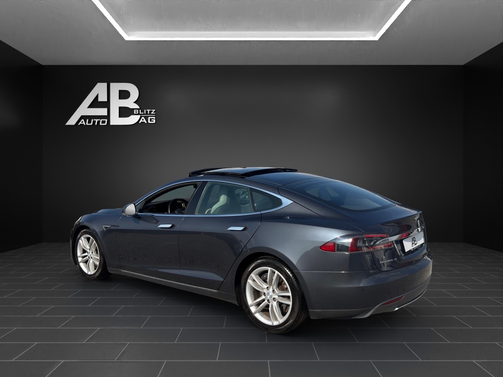 TESLA Model S 85 D 4x4 mit 525 PS-showroom-element-2