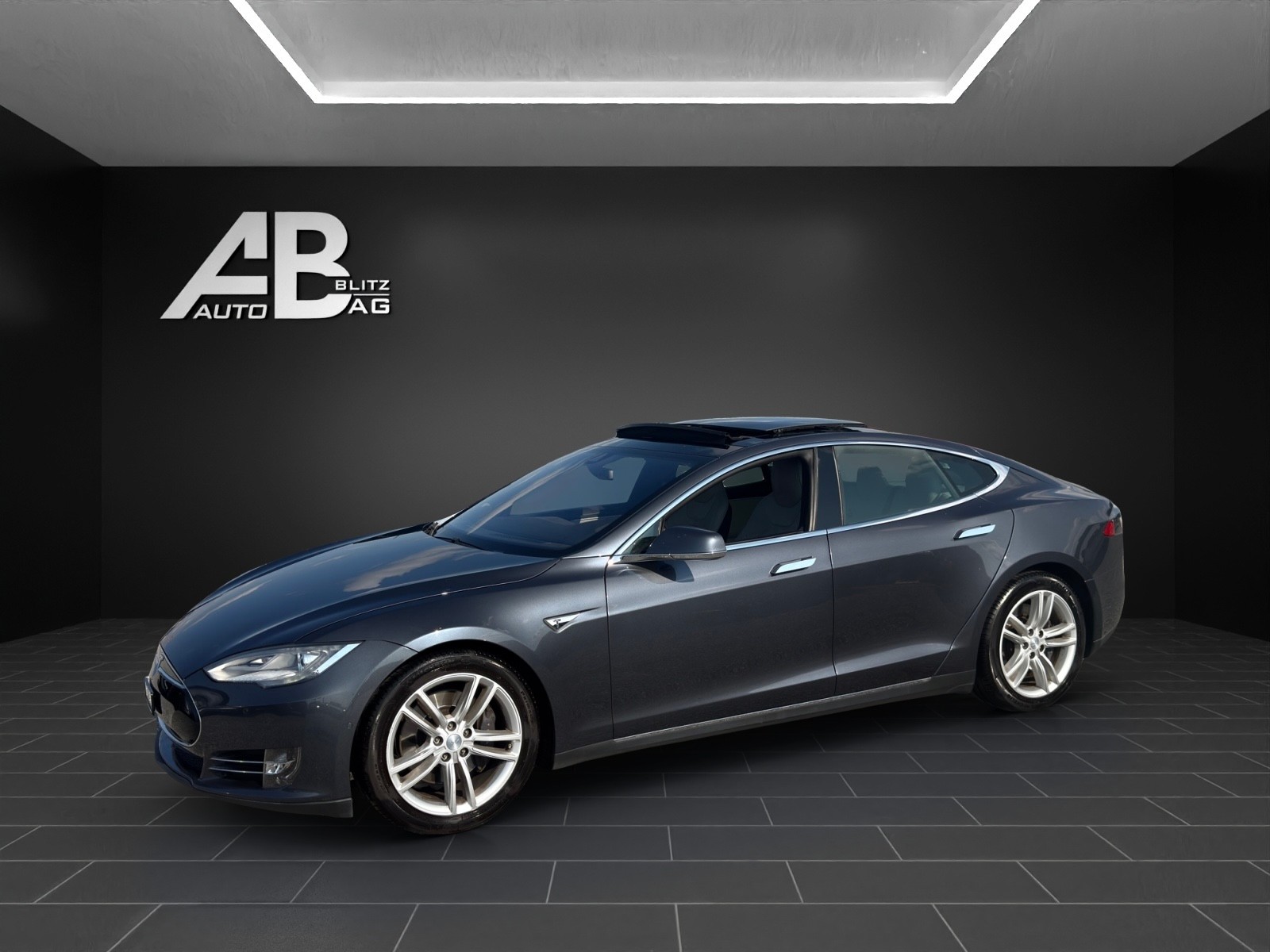 TESLA Model S 85 D 4x4 mit 525 PS-showroom-element-1