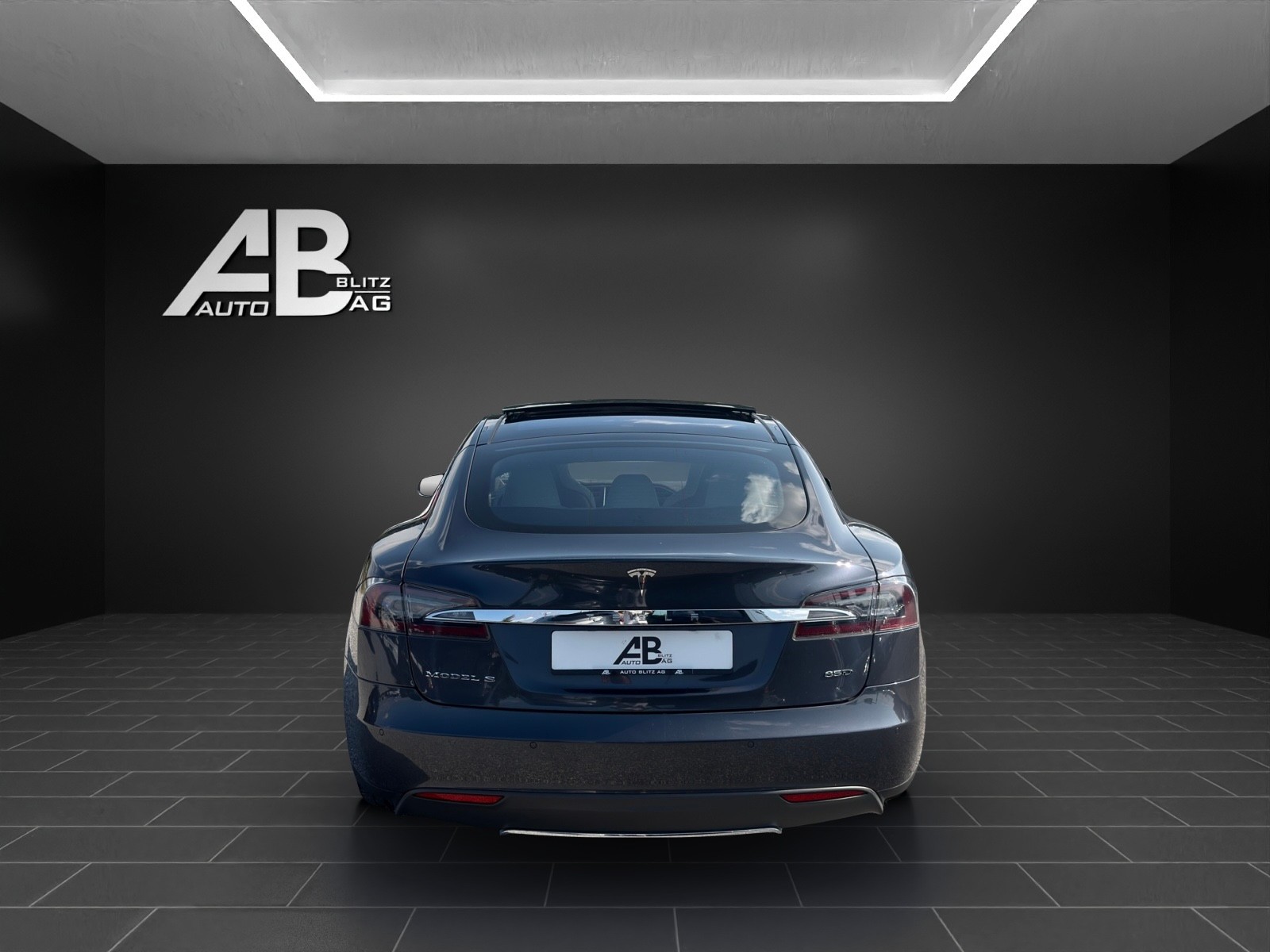 TESLA Model S 85 D 4x4 mit 525 PS-showroom-element-3