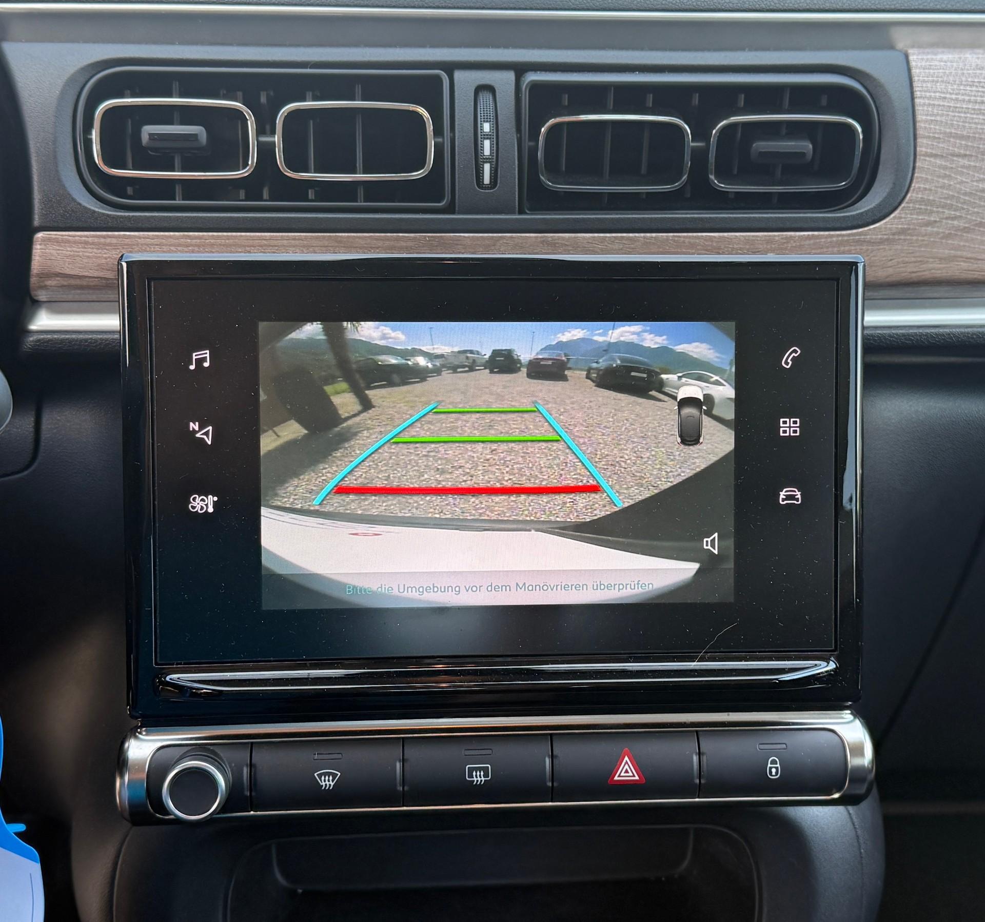 CITROEN C3 1.2i PureTech Swiss Edition Automat-image-18