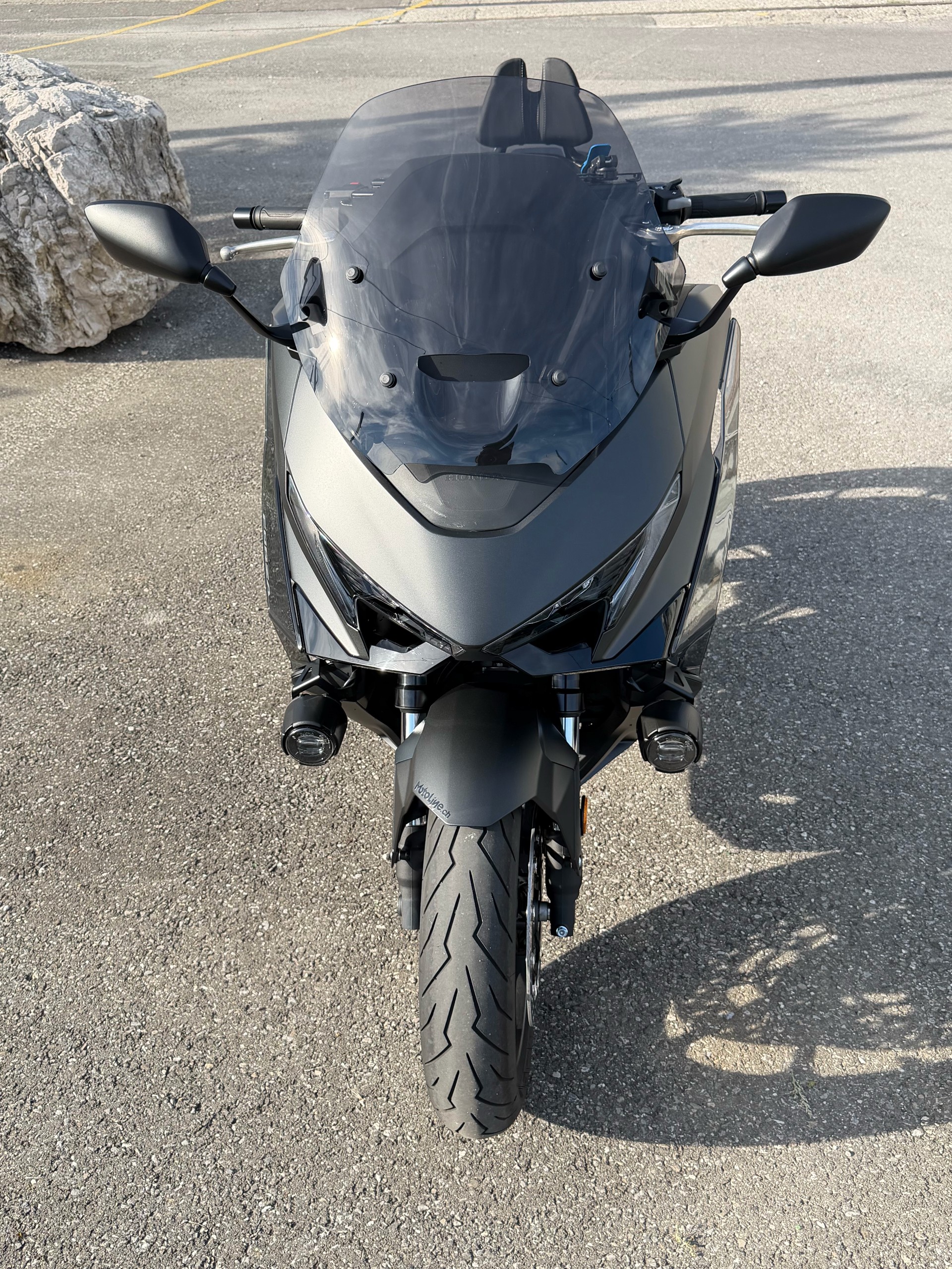 HONDA FORZA 750-image-1