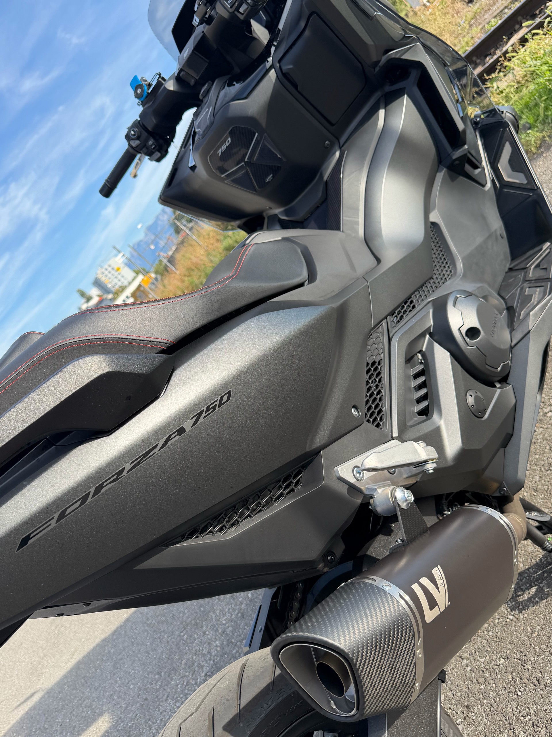 HONDA FORZA 750-image-3