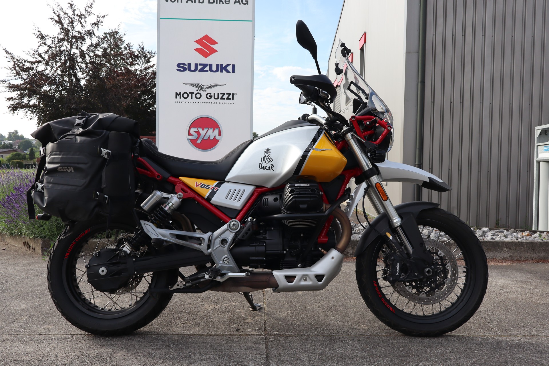 MOTO GUZZI V85 TT 850 Premium Graphics ABS-image-0