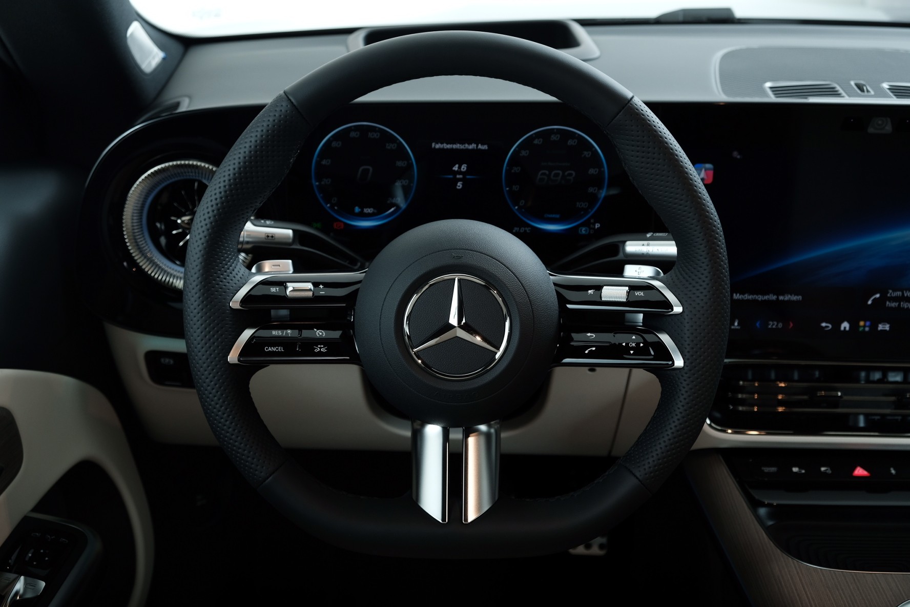 MERCEDES-BENZ CLA 350 AMG Line 4Matic C174-image-7