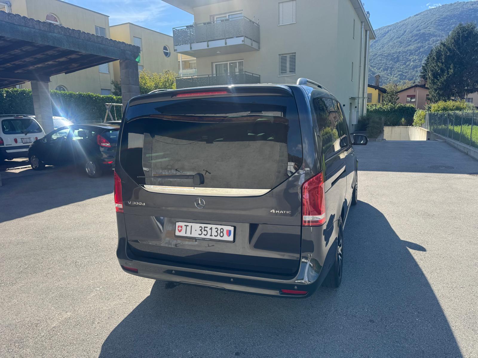 MERCEDES-BENZ V 300 d lang Avantgarde 4Matic 9G-Tronic-image-7