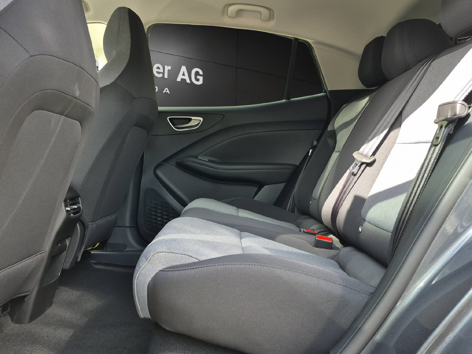 MG 4 Urban 54 kWh Premium-image-11