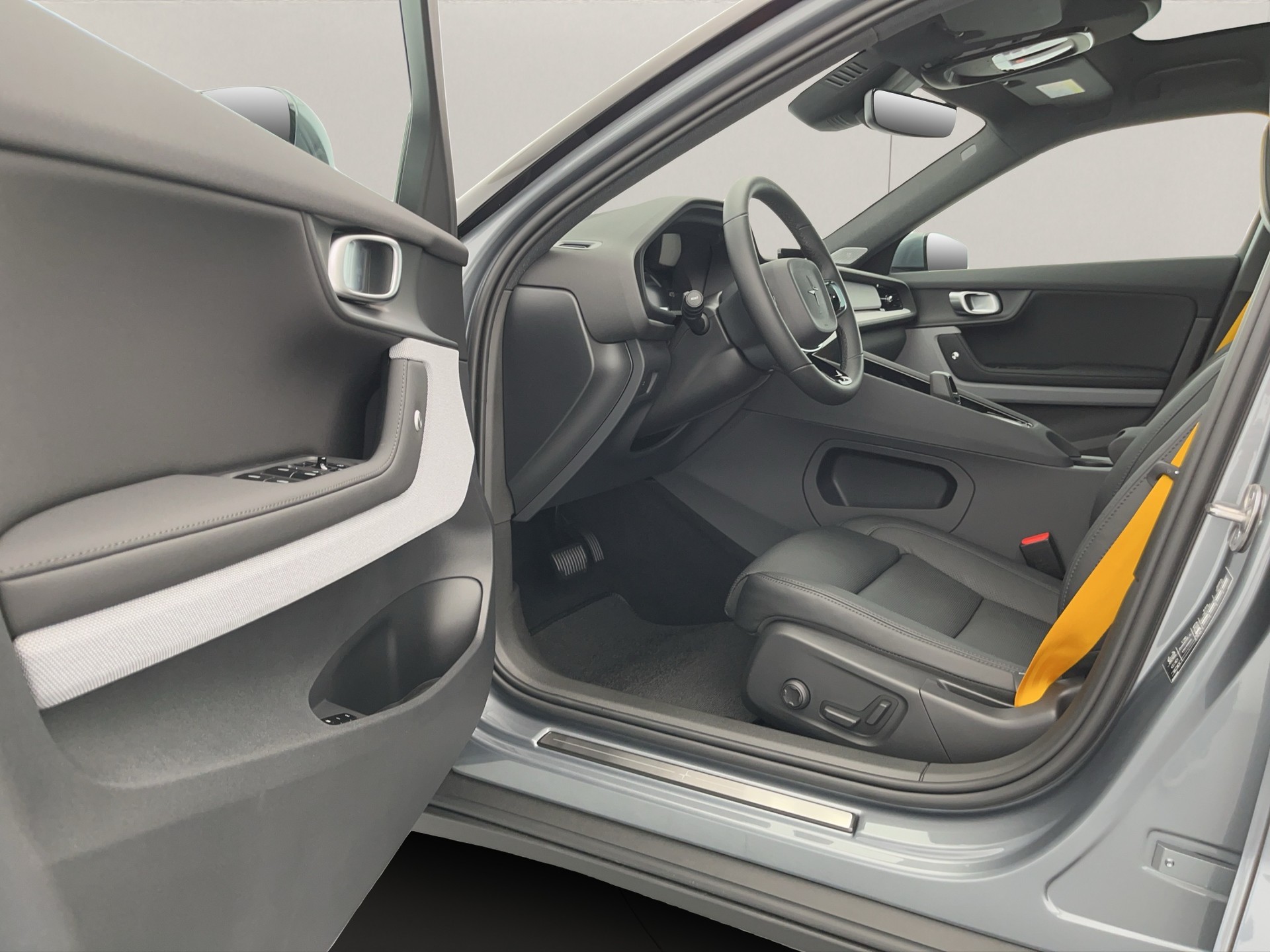 POLESTAR 2 Long Range Dual Motor Performance Prime-image-8