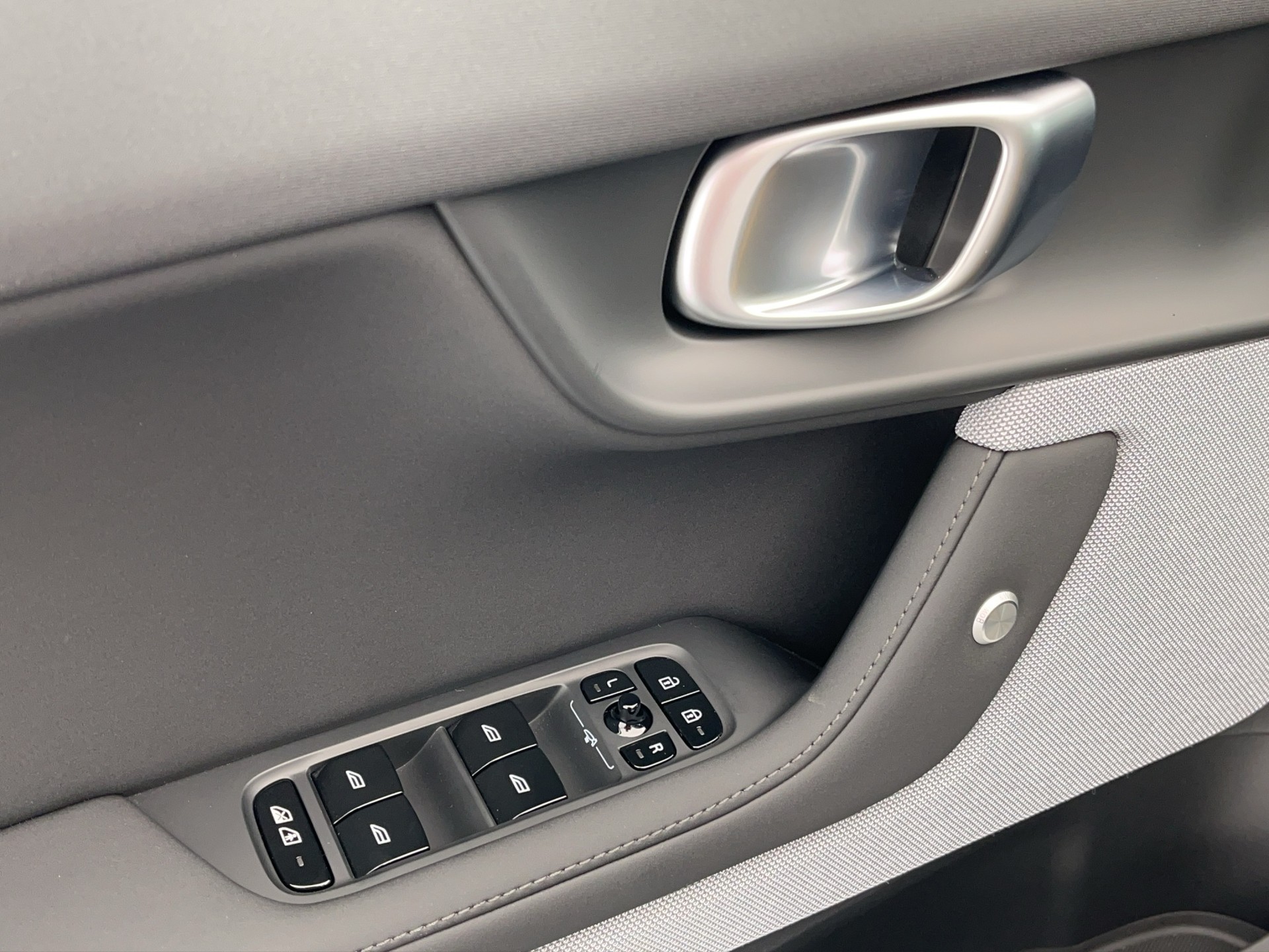 POLESTAR 2 Long Range Dual Motor Performance Prime-image-11