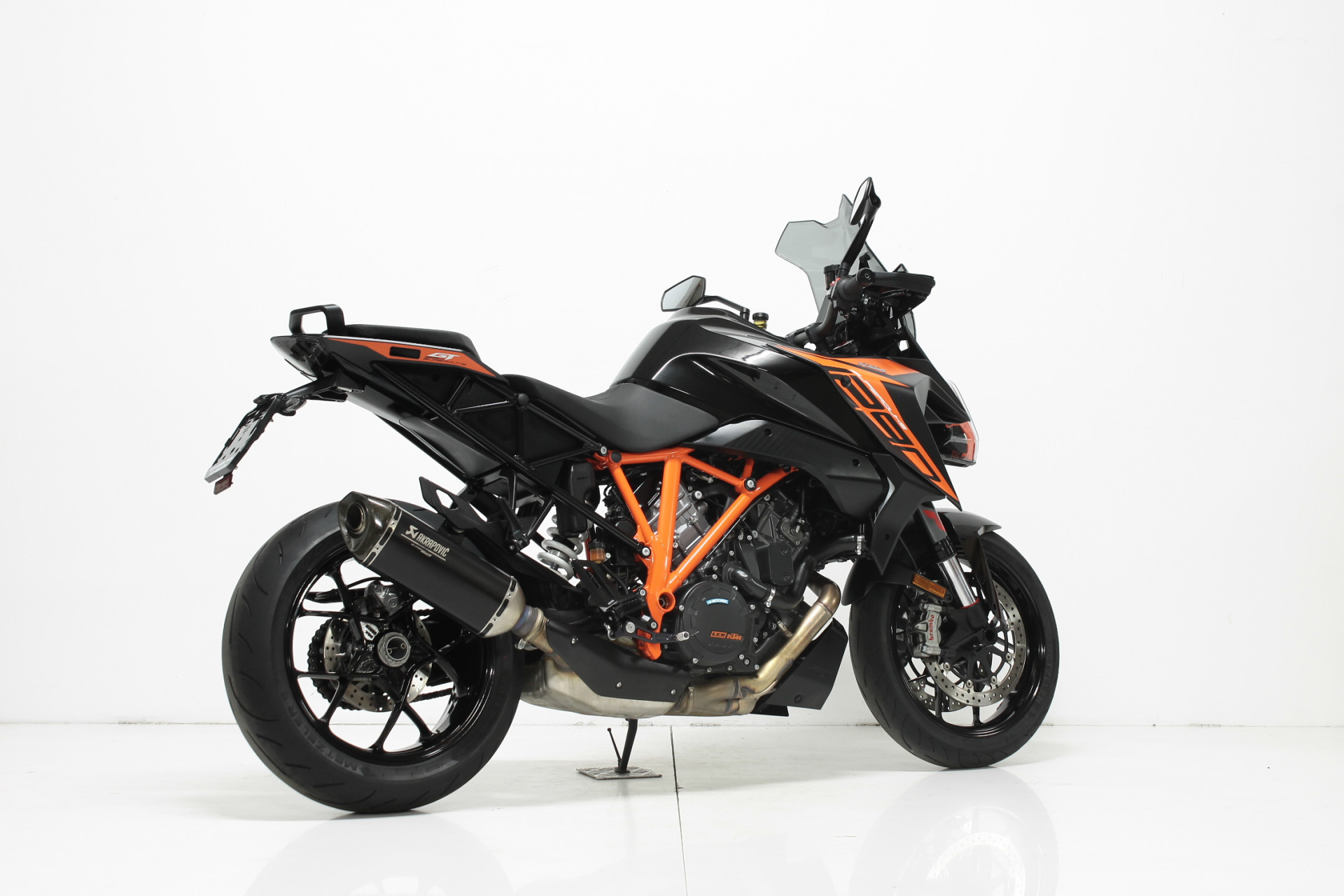 KTM 1290 Super Duke GT-image-2