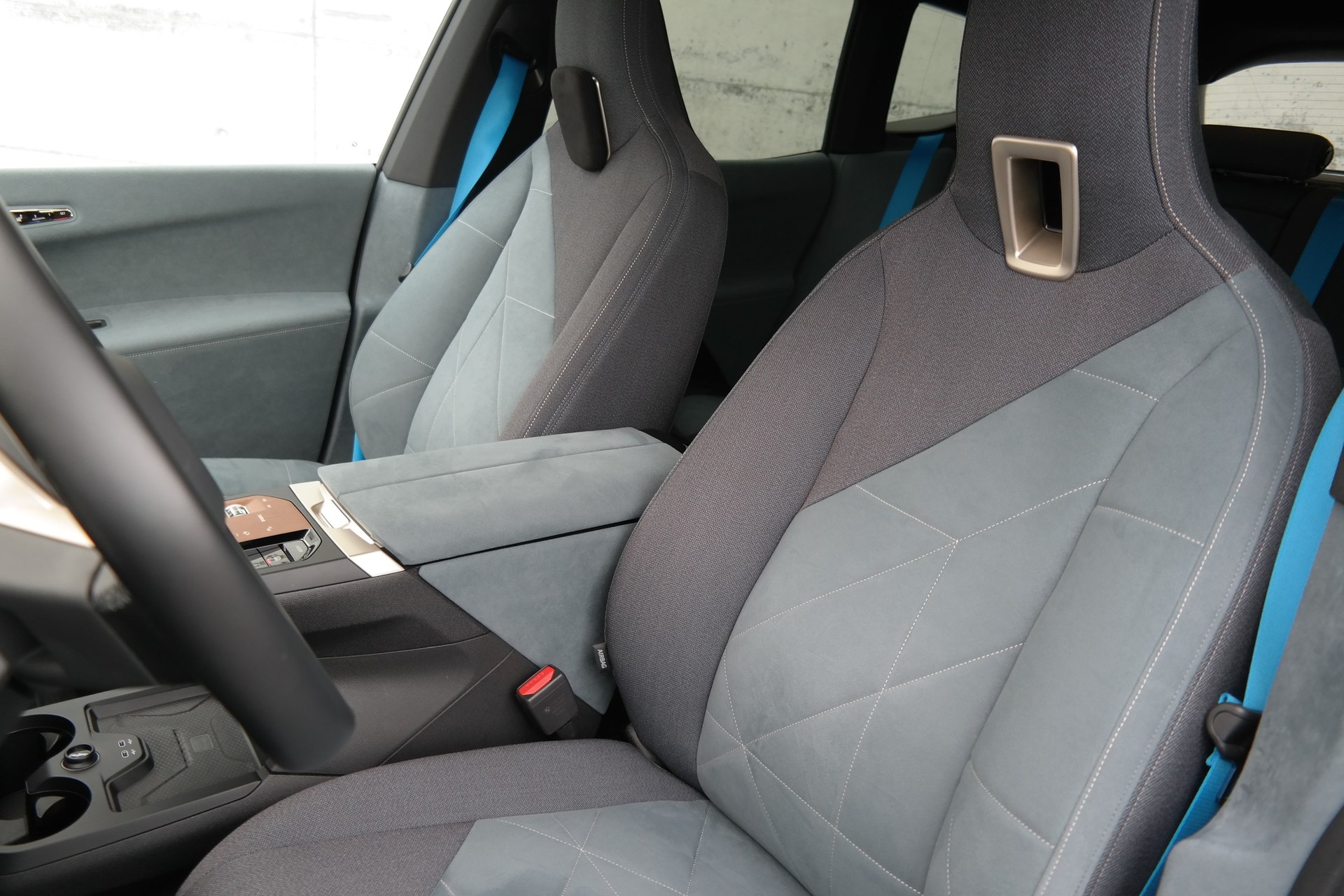 BMW iX xDrive50-image-5