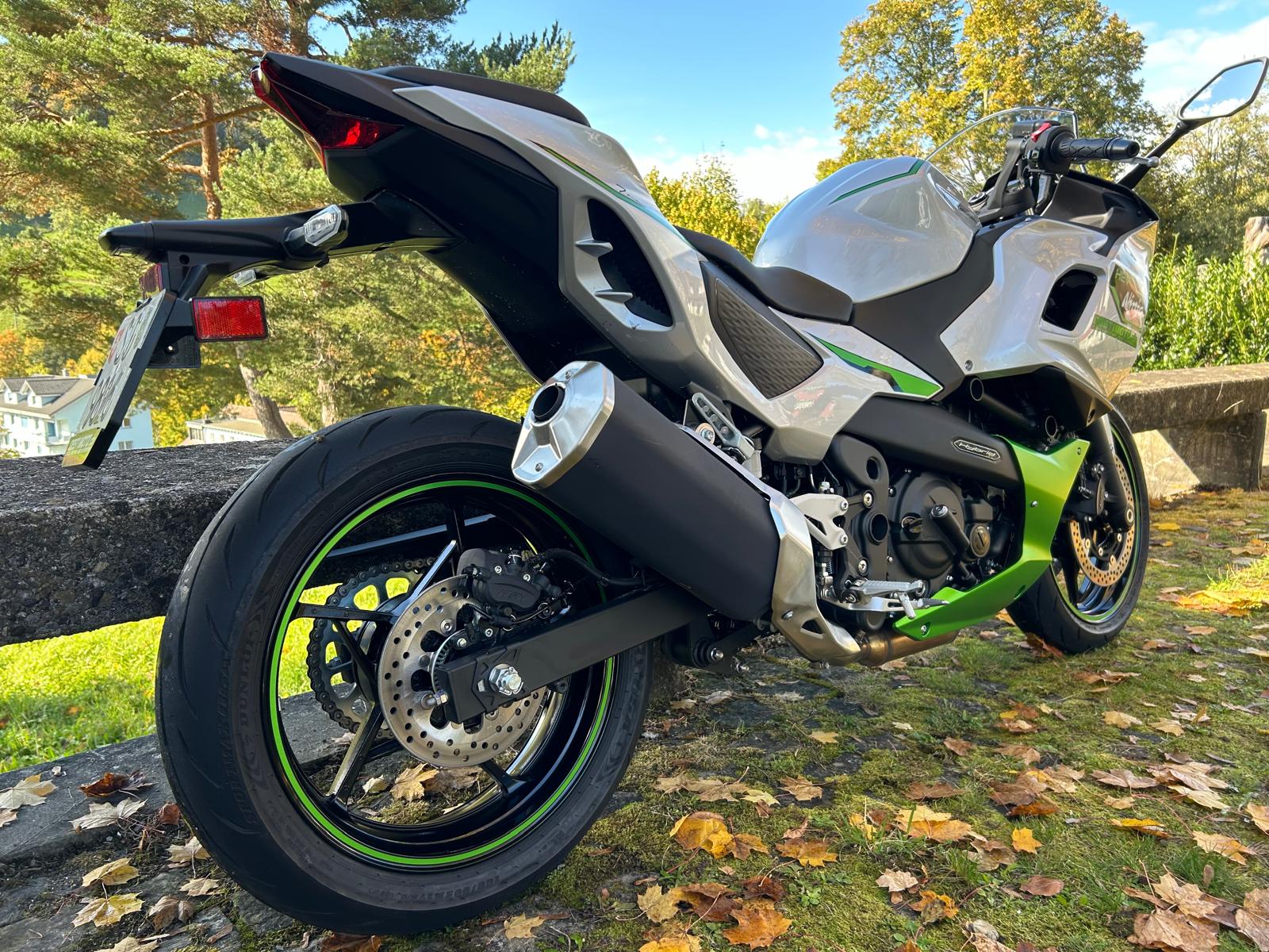 KAWASAKI NINJA 7 HYBRID-image-8