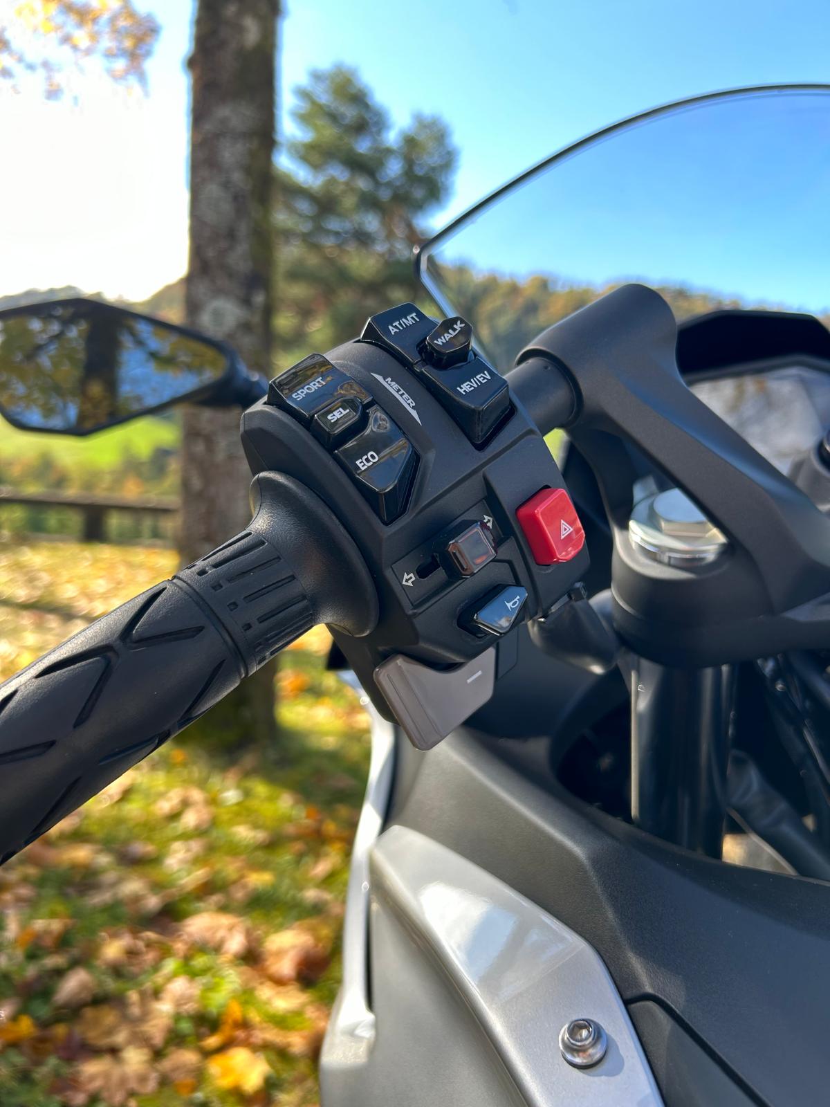 KAWASAKI NINJA 7 HYBRID-image-5