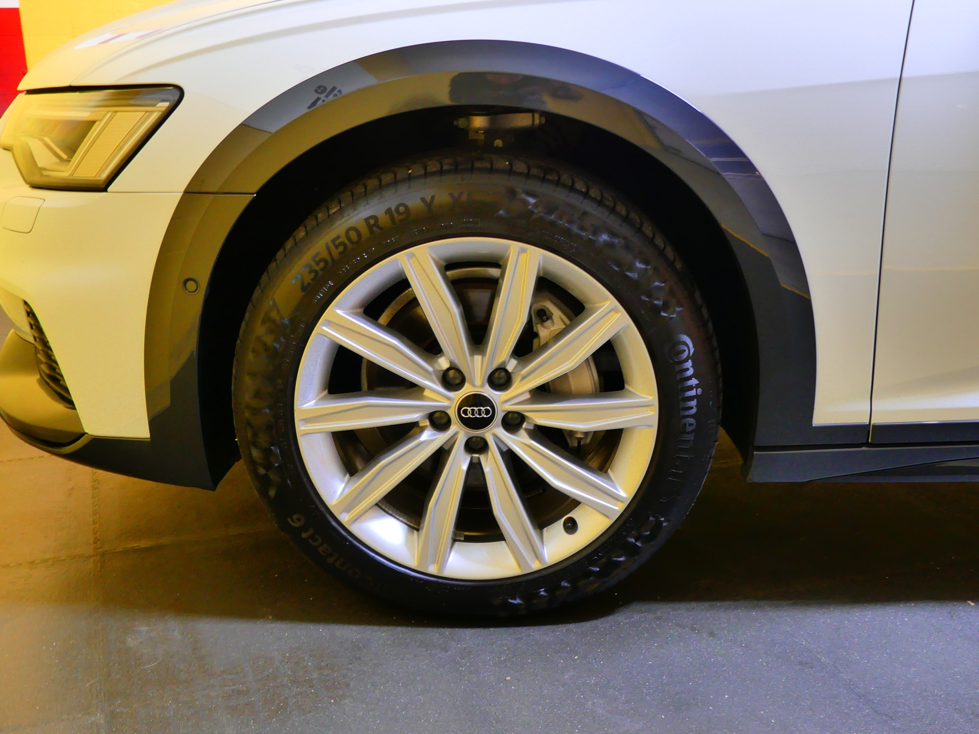 AUDI A6 allroad 40 TDI quattro tiptronic-image-5