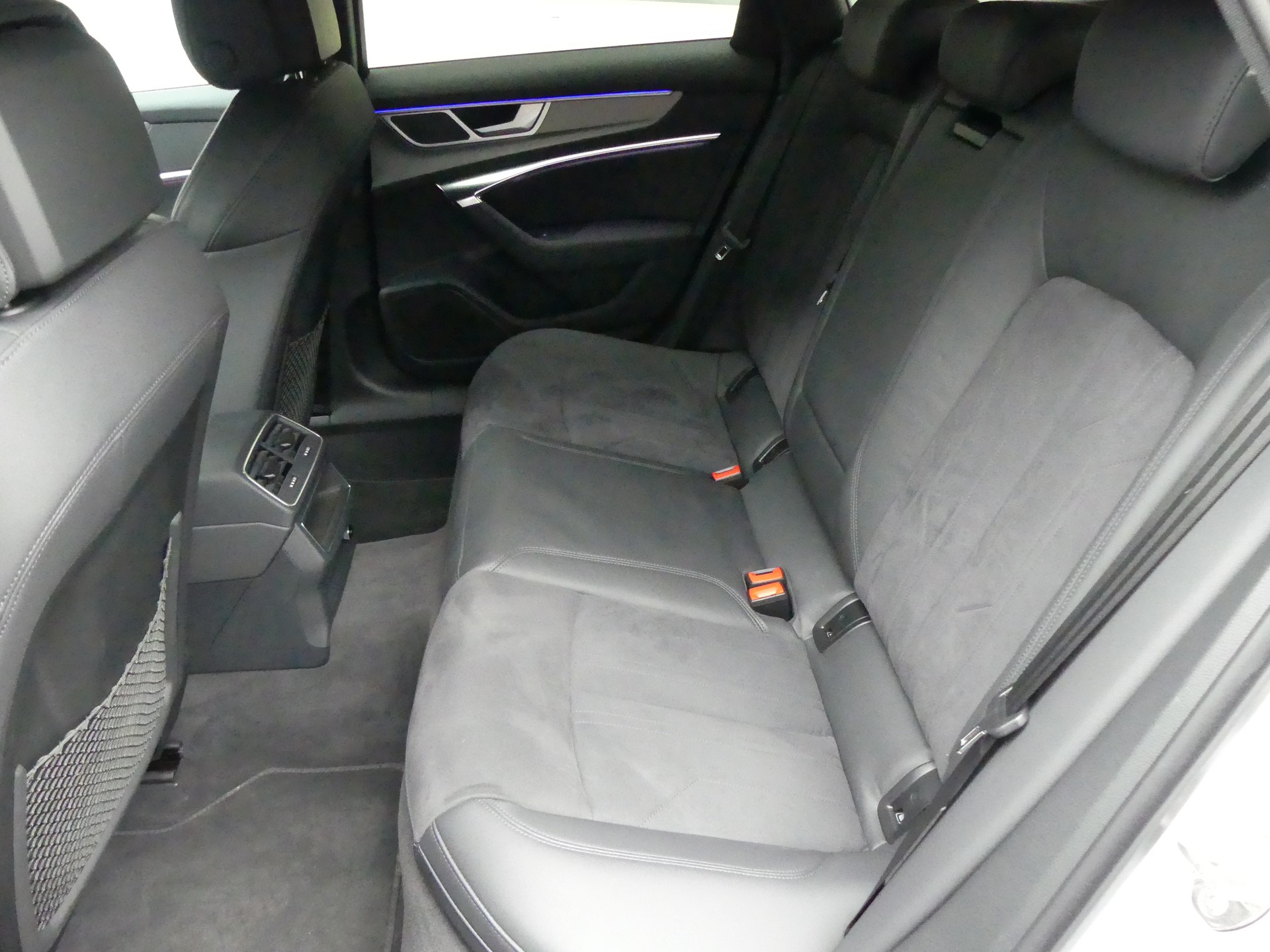 AUDI A6 allroad 40 TDI quattro tiptronic-image-12