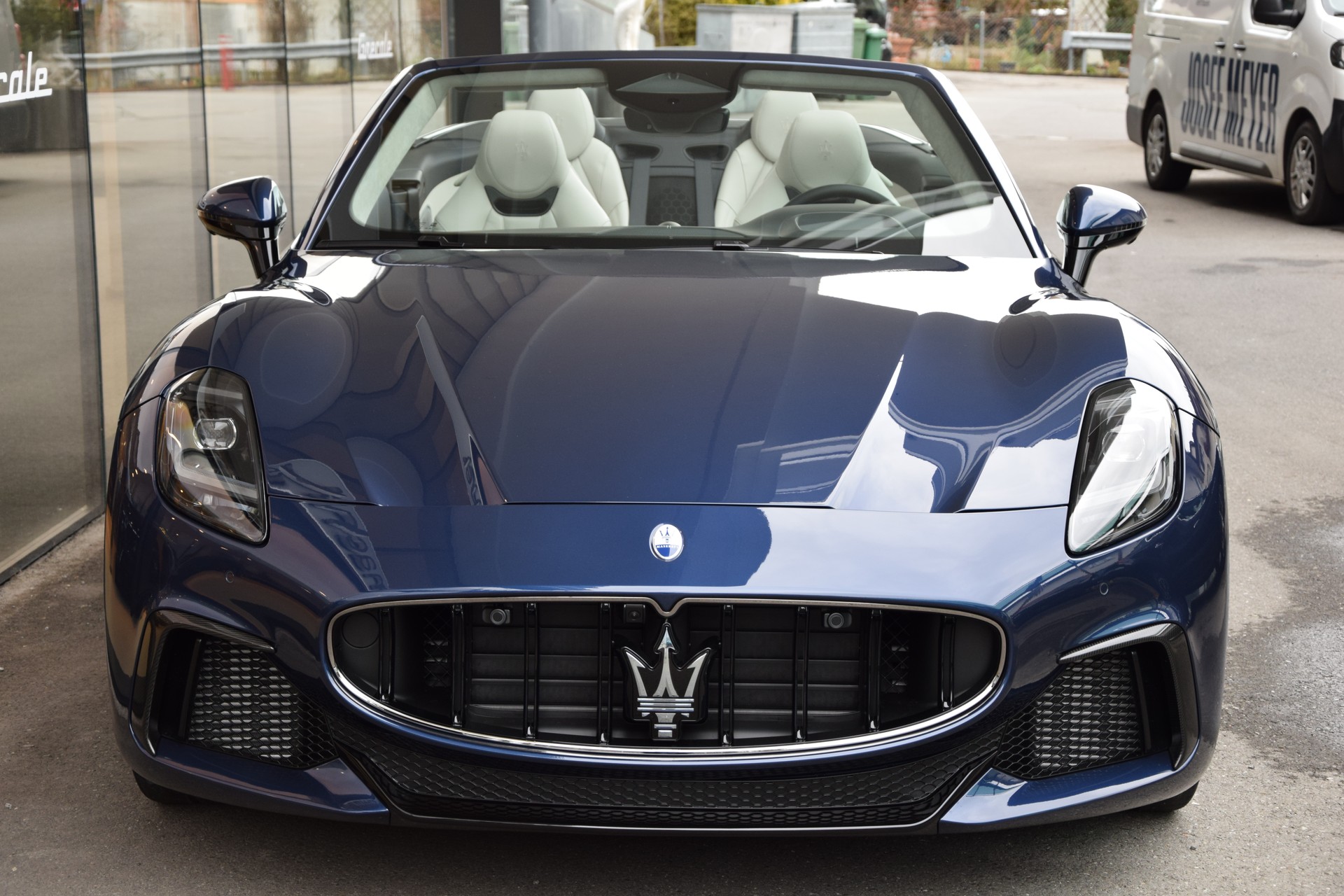 MASERATI GranCabrio Trofeo-showroom-element-2