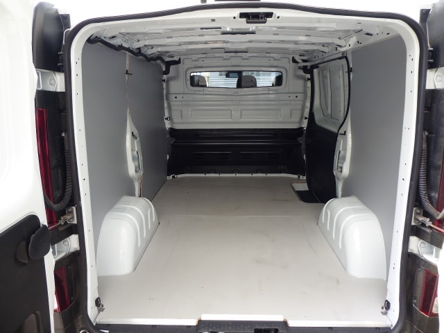 NISSAN Primastar dCi 130 3.0 L1H1 Acenta-image-8