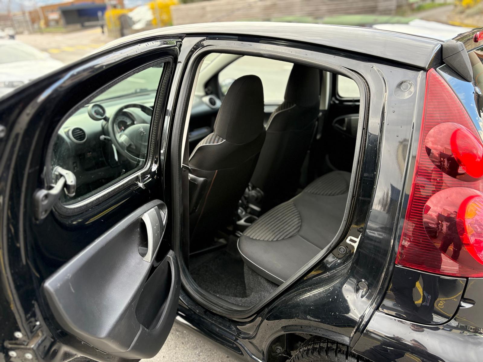 PEUGEOT 107 1.0 Style-image-11