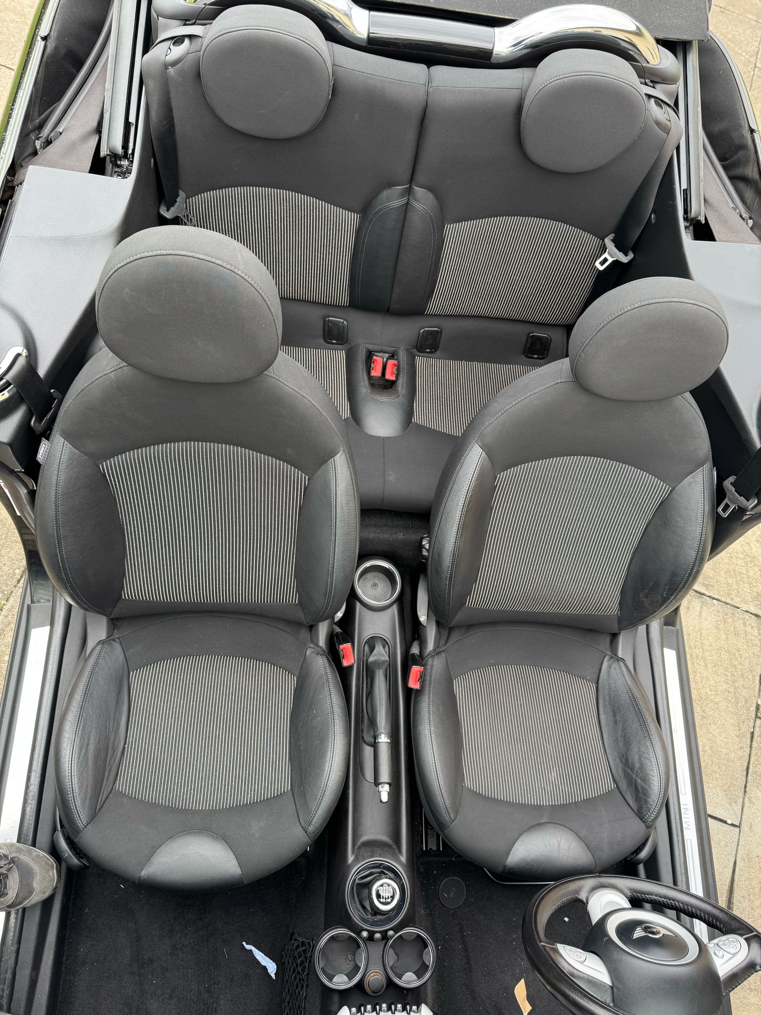 MINI One Cabriolet-image-13