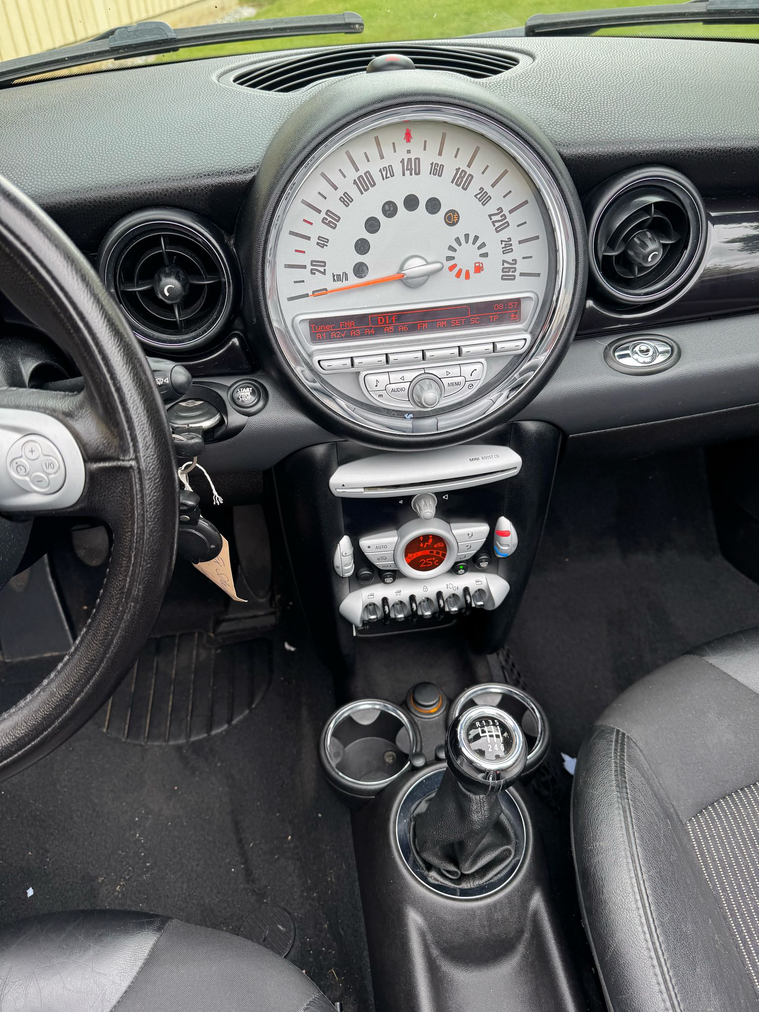 MINI One Cabriolet-image-15