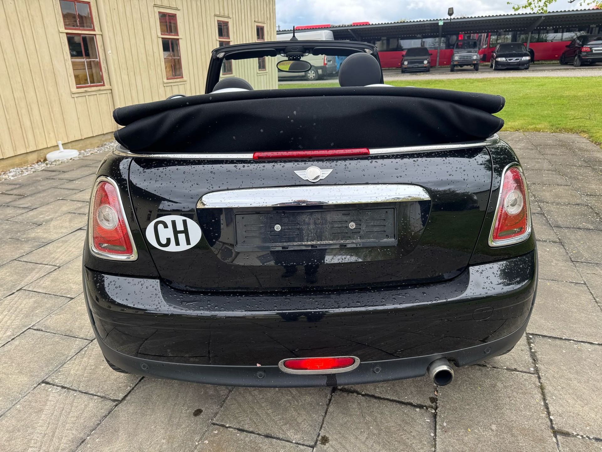MINI One Cabriolet-image-10