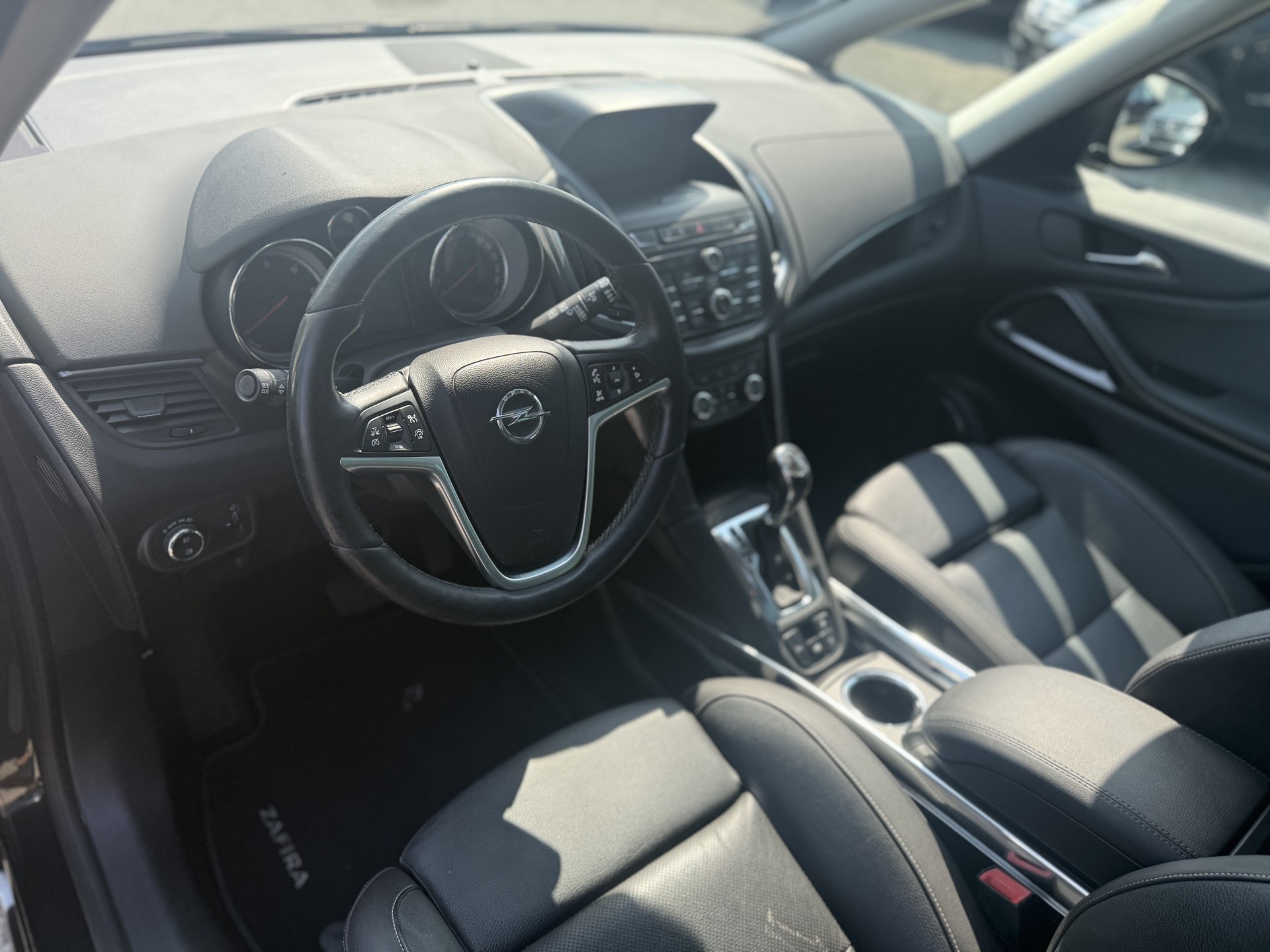 OPEL Zafira Tourer 2.0 CDTi Drive Automatic-image-9