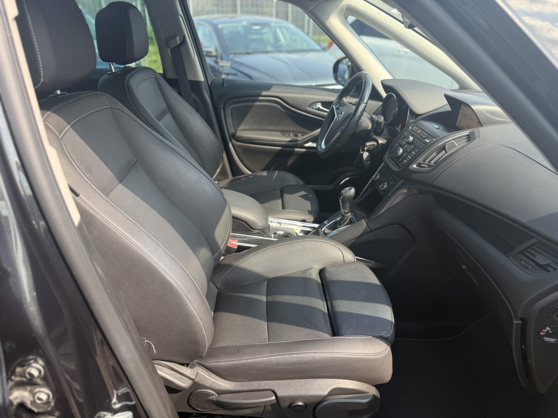 OPEL Zafira Tourer 2.0 CDTi Drive Automatic-image-13