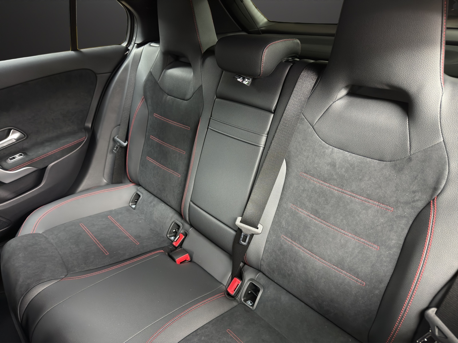 MERCEDES-BENZ A 220 4Matic 8G-DCT-image-14