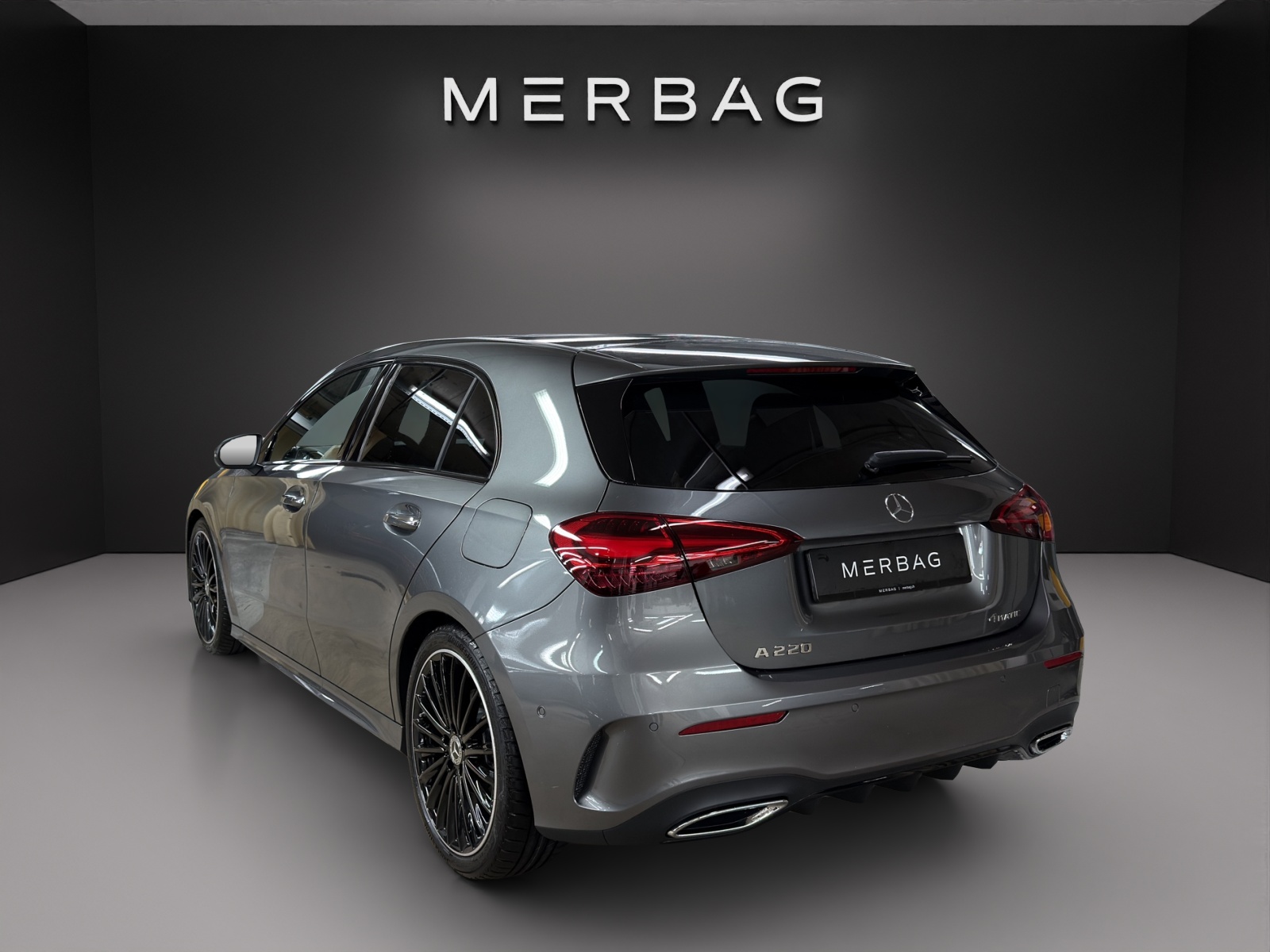 MERCEDES-BENZ A 220 4Matic 8G-DCT-image-2