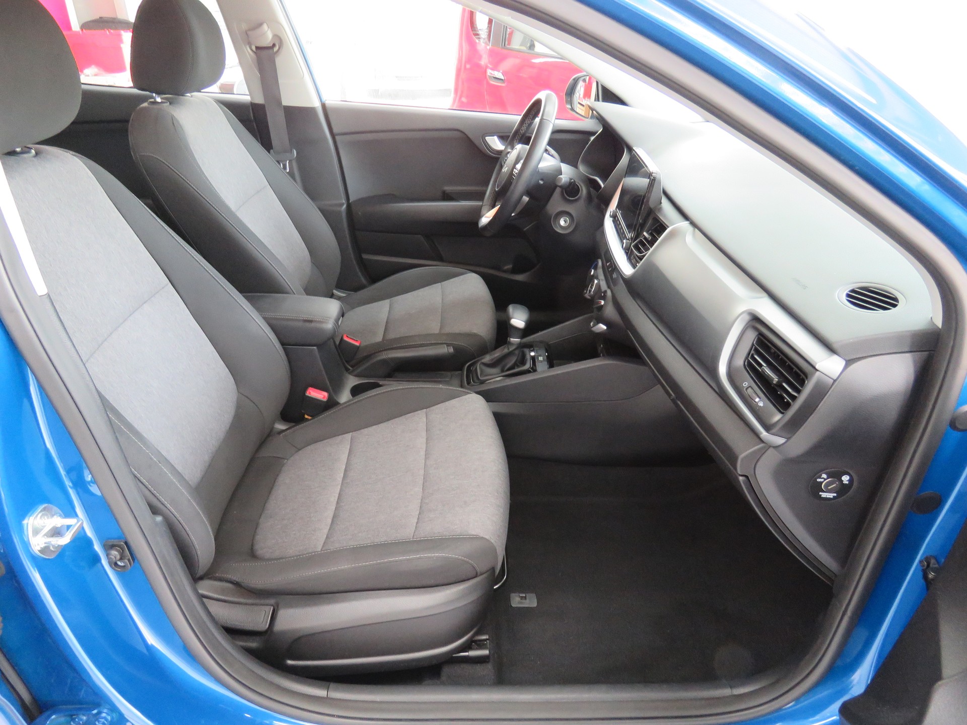 KIA Stonic 1.0 T-GDI Power DCT (Automat)-image-9