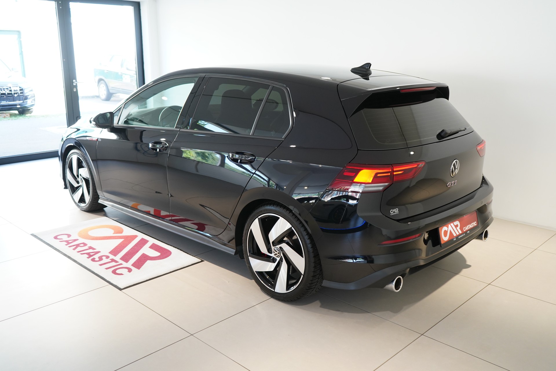 VW Golf 2.0 TSI GTI DSG-showroom-element-2