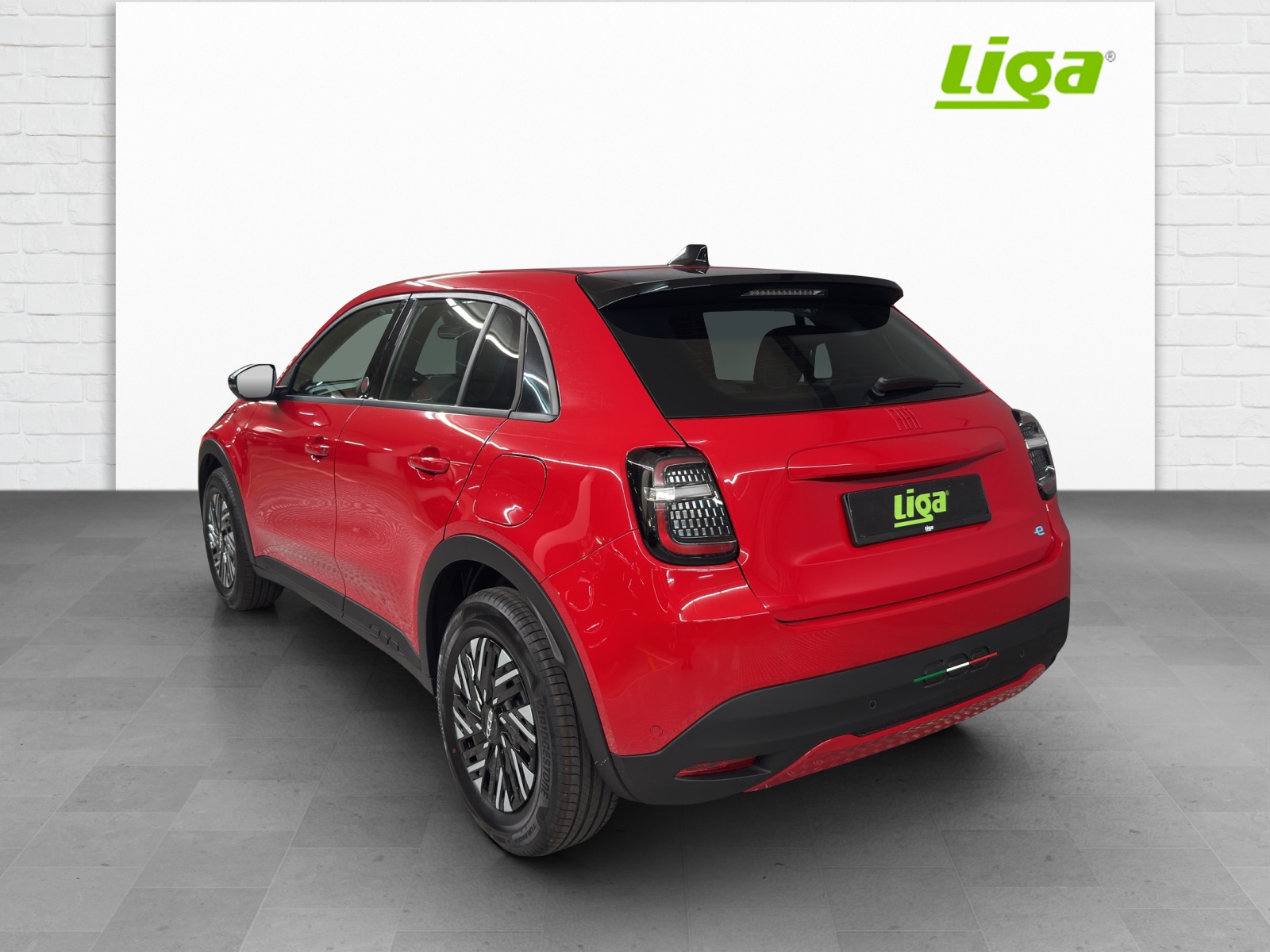 FIAT 600E Red-showroom-element-3