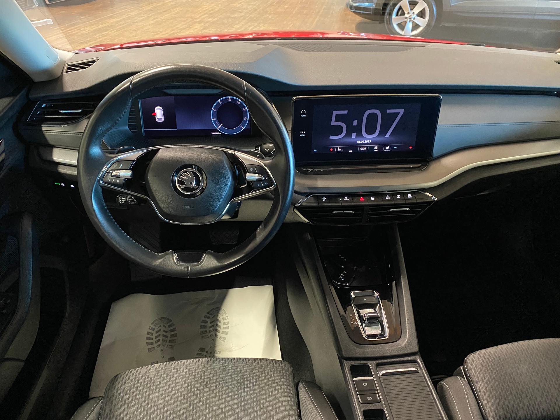 SKODA Octavia Combi 2.0 TDI DSG Ambition-image-8