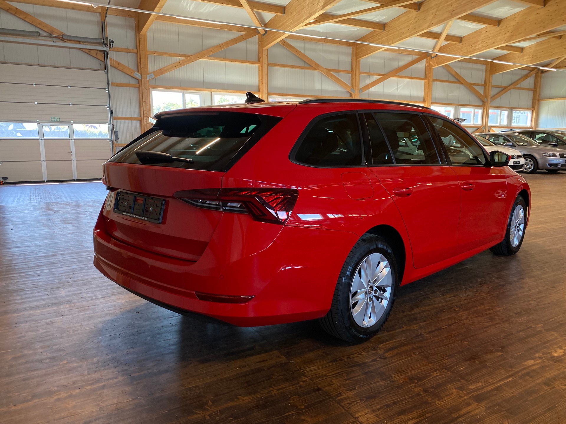 SKODA Octavia Combi 2.0 TDI DSG Ambition-showroom-element-3
