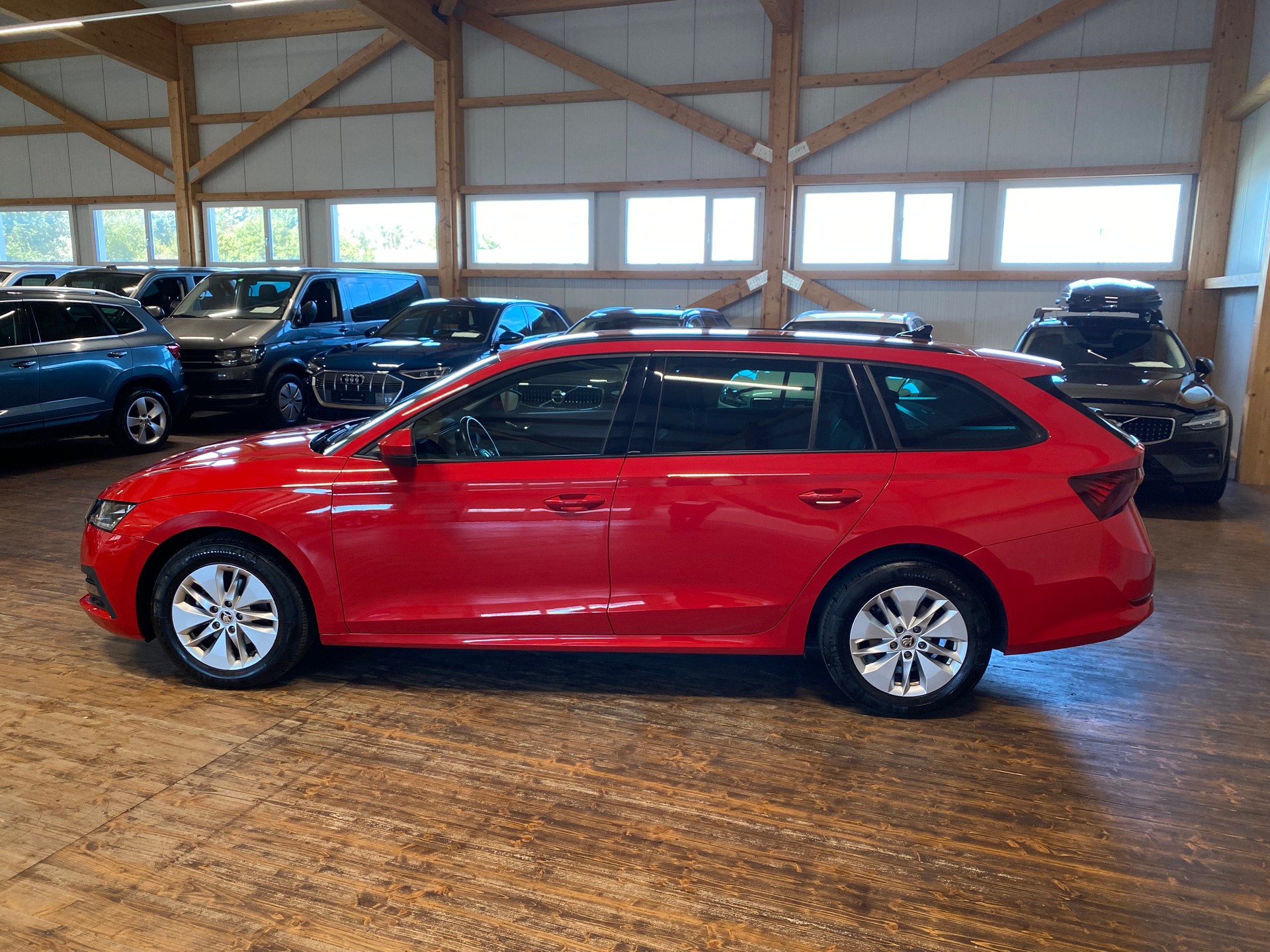 SKODA Octavia Combi 2.0 TDI DSG Ambition-image-6