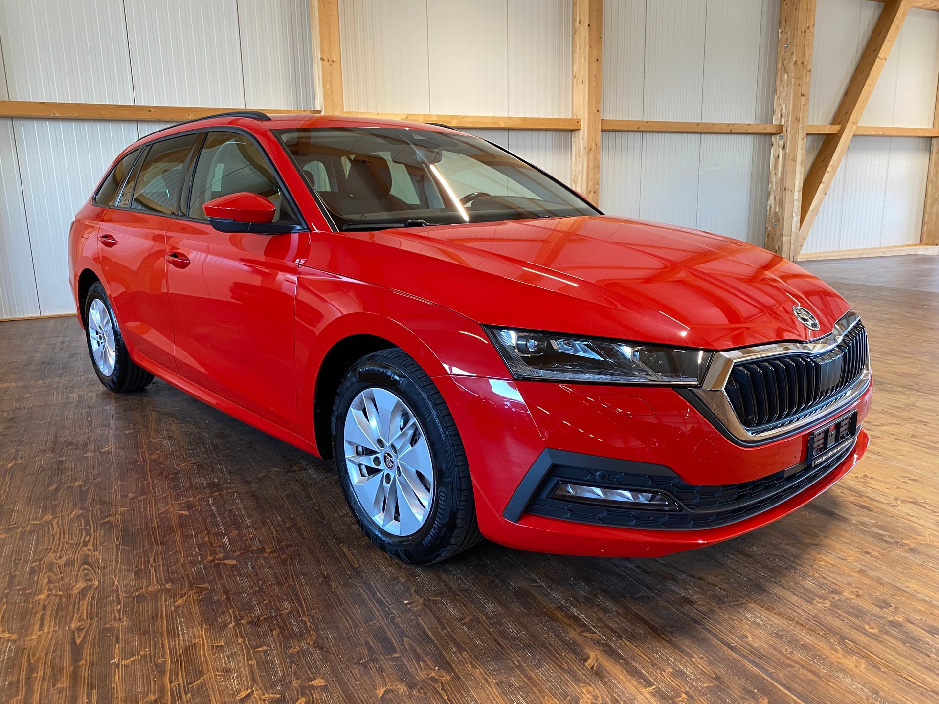 SKODA Octavia Combi 2.0 TDI DSG Ambition-showroom-element-1