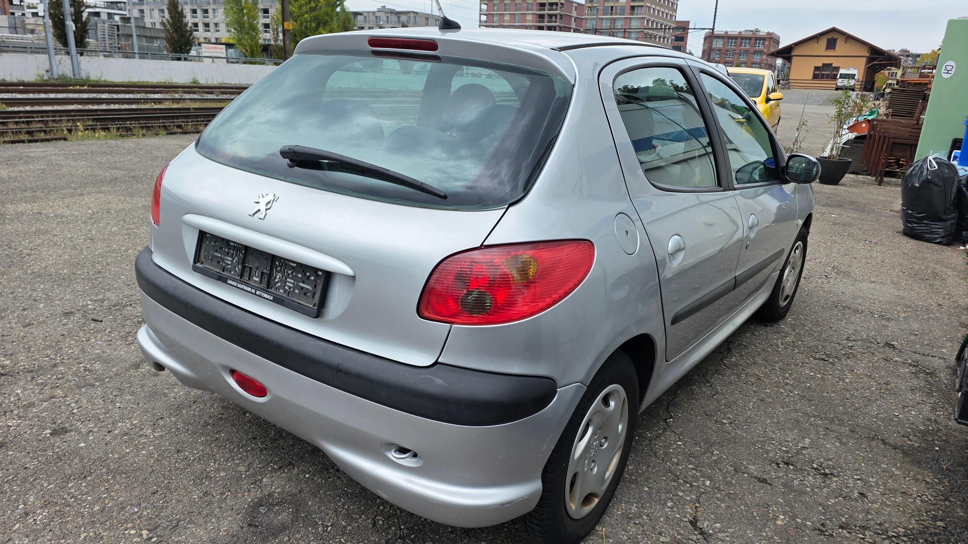 PEUGEOT 206 1.6 16V Quiksilver-image-3