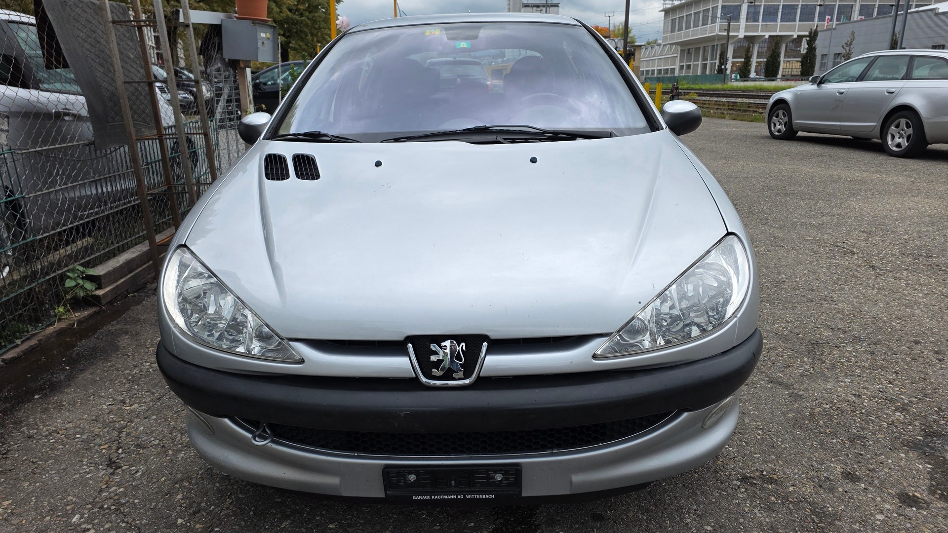 PEUGEOT 206 1.6 16V Quiksilver-image-1