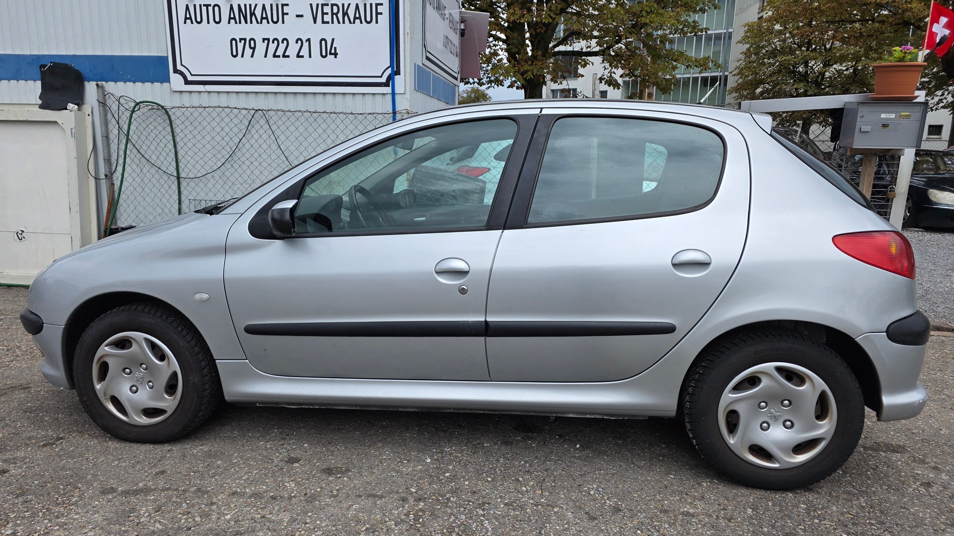 PEUGEOT 206 1.6 16V Quiksilver-image-4