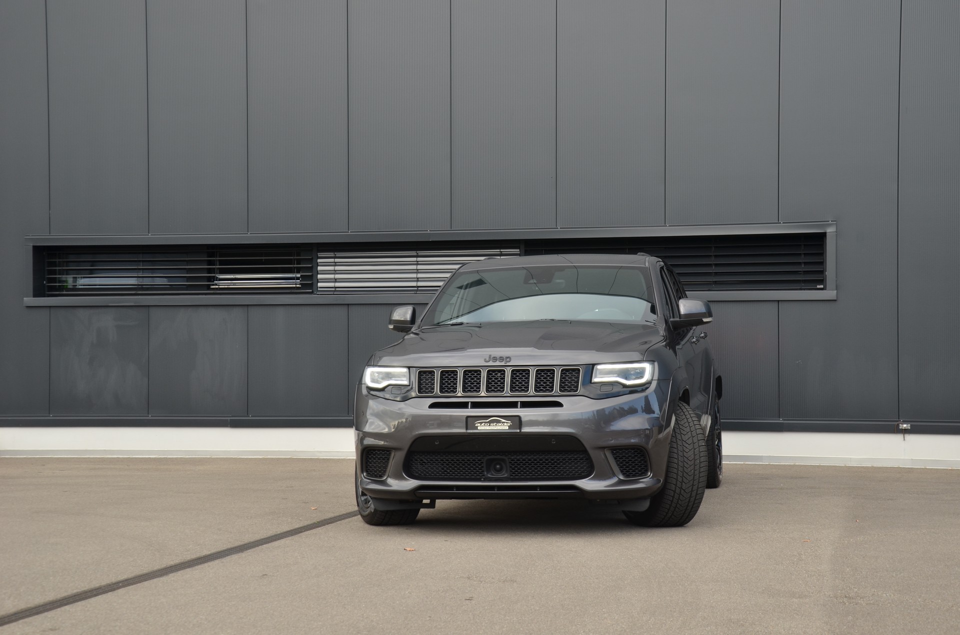 JEEP Grand Cherokee 6.2 V8 HEMI Trackhawk Automatic-image-4