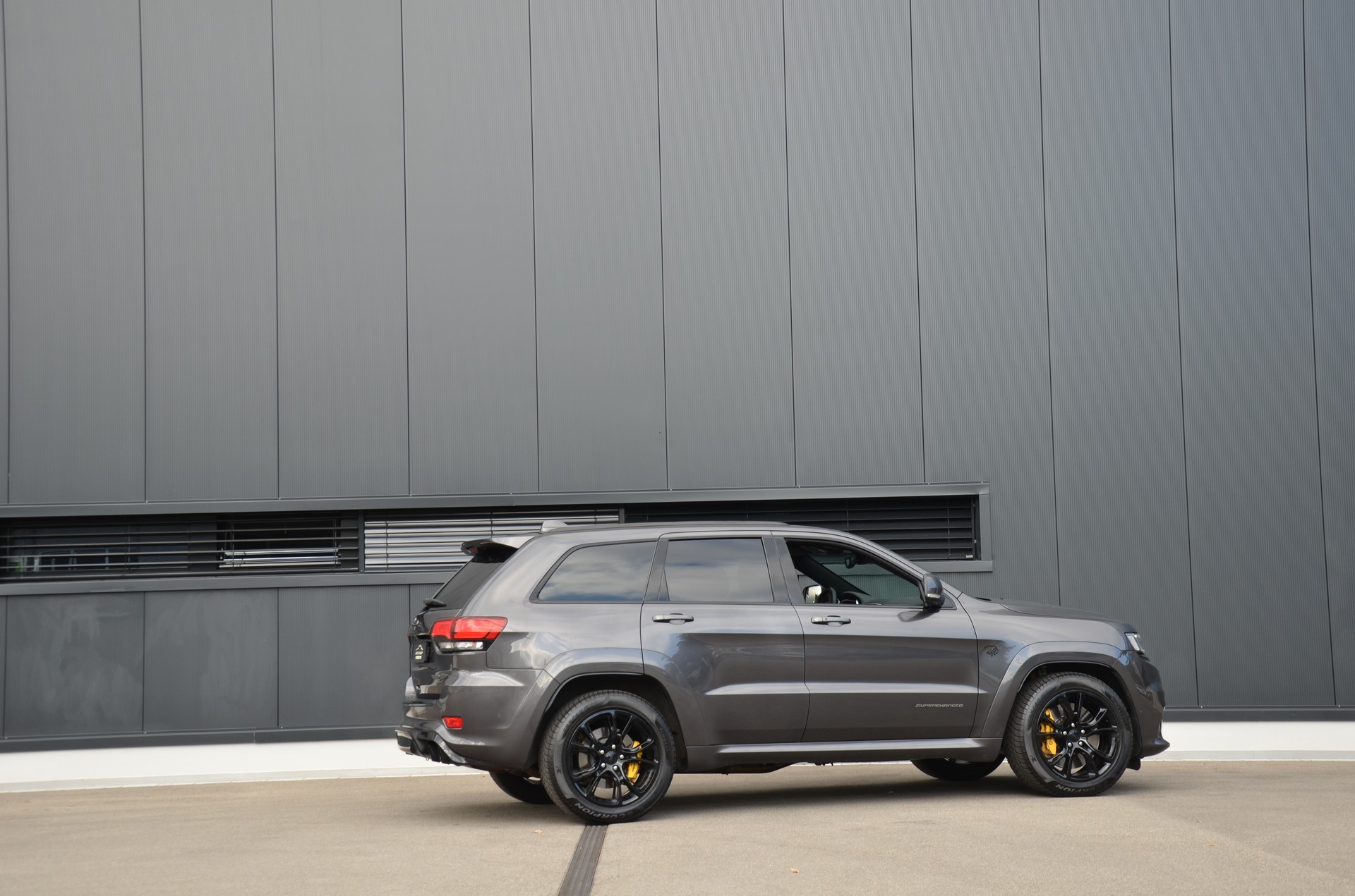 JEEP Grand Cherokee 6.2 V8 HEMI Trackhawk Automatic-showroom-element-3
