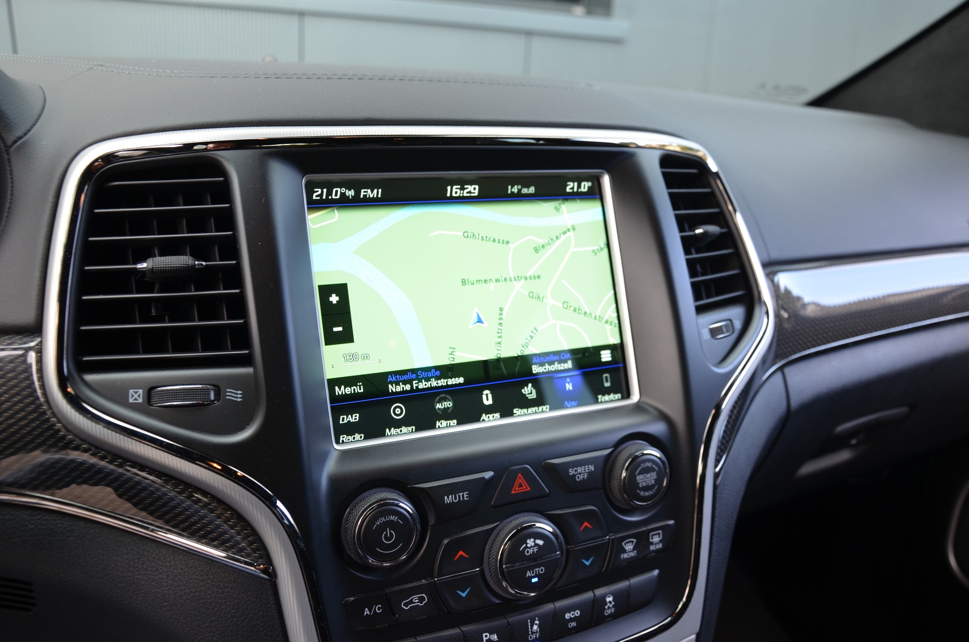 JEEP Grand Cherokee 6.2 V8 HEMI Trackhawk Automatic-image-19