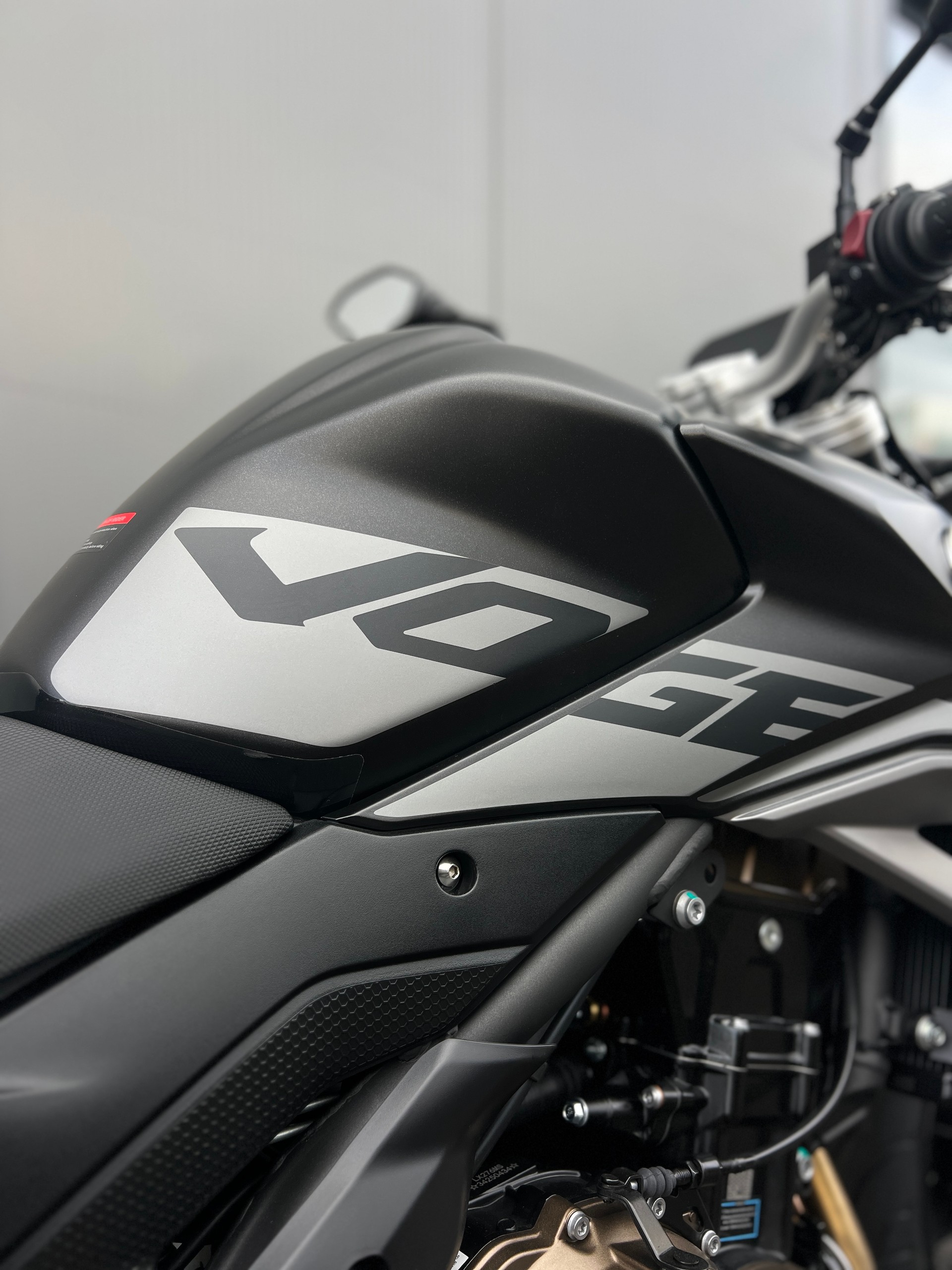 VOGE 625R-image-12