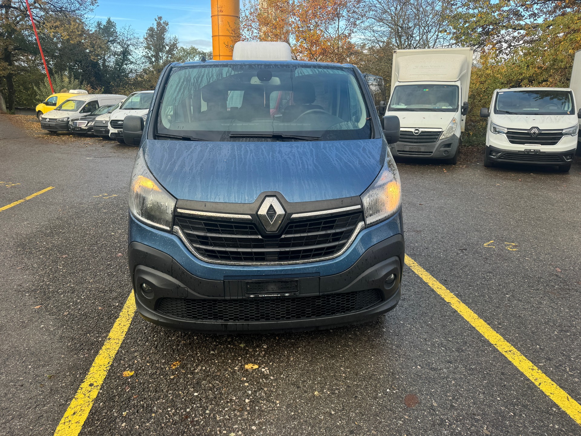 RENAULT TRAFIC-image-1